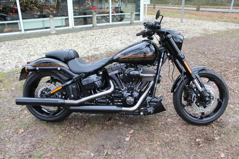 Harley-Davidson CVO Pro Street - foto 4