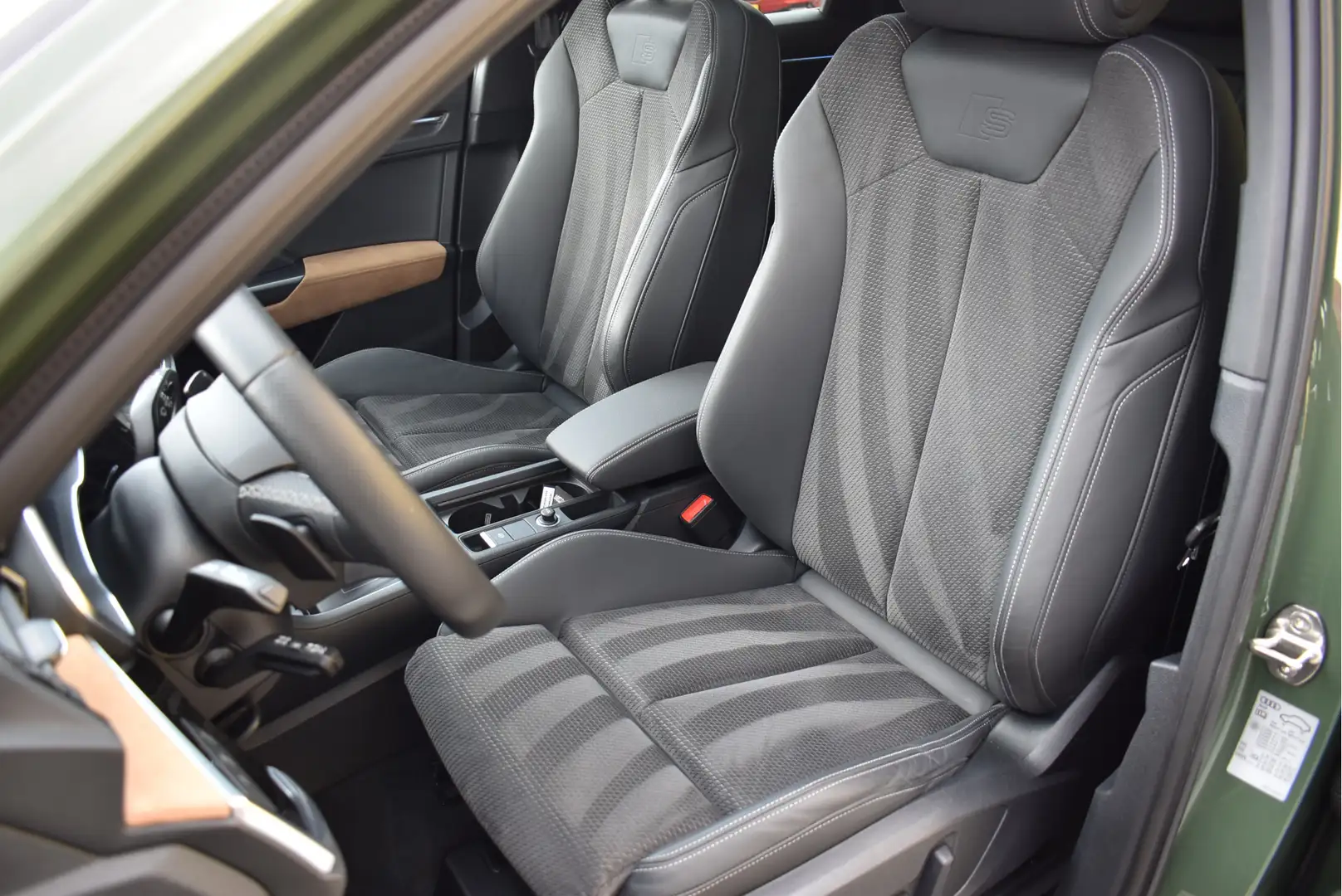 Audi Q3 Sportback 45 TFSI e S-Line Black Ed Uniek District Vert - 2
