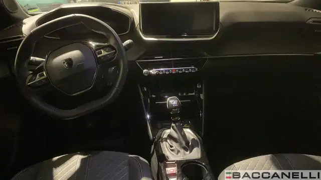 Peugeot 2008 view 12