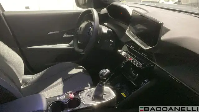 Peugeot 2008 view 9