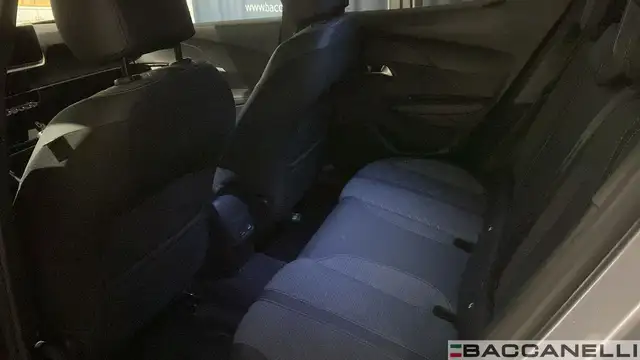 Peugeot 2008 view 11
