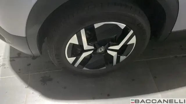 Peugeot 2008 view 7