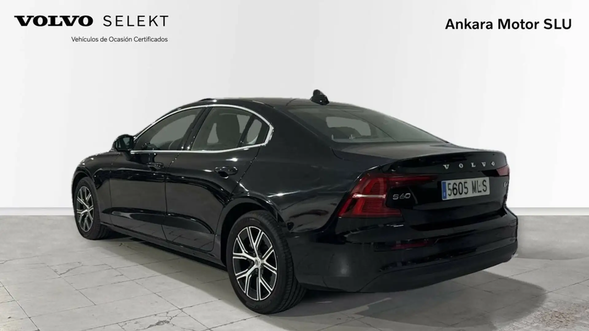 Volvo S60 2.0 B4 P CORE DCT 4P Schwarz - 2