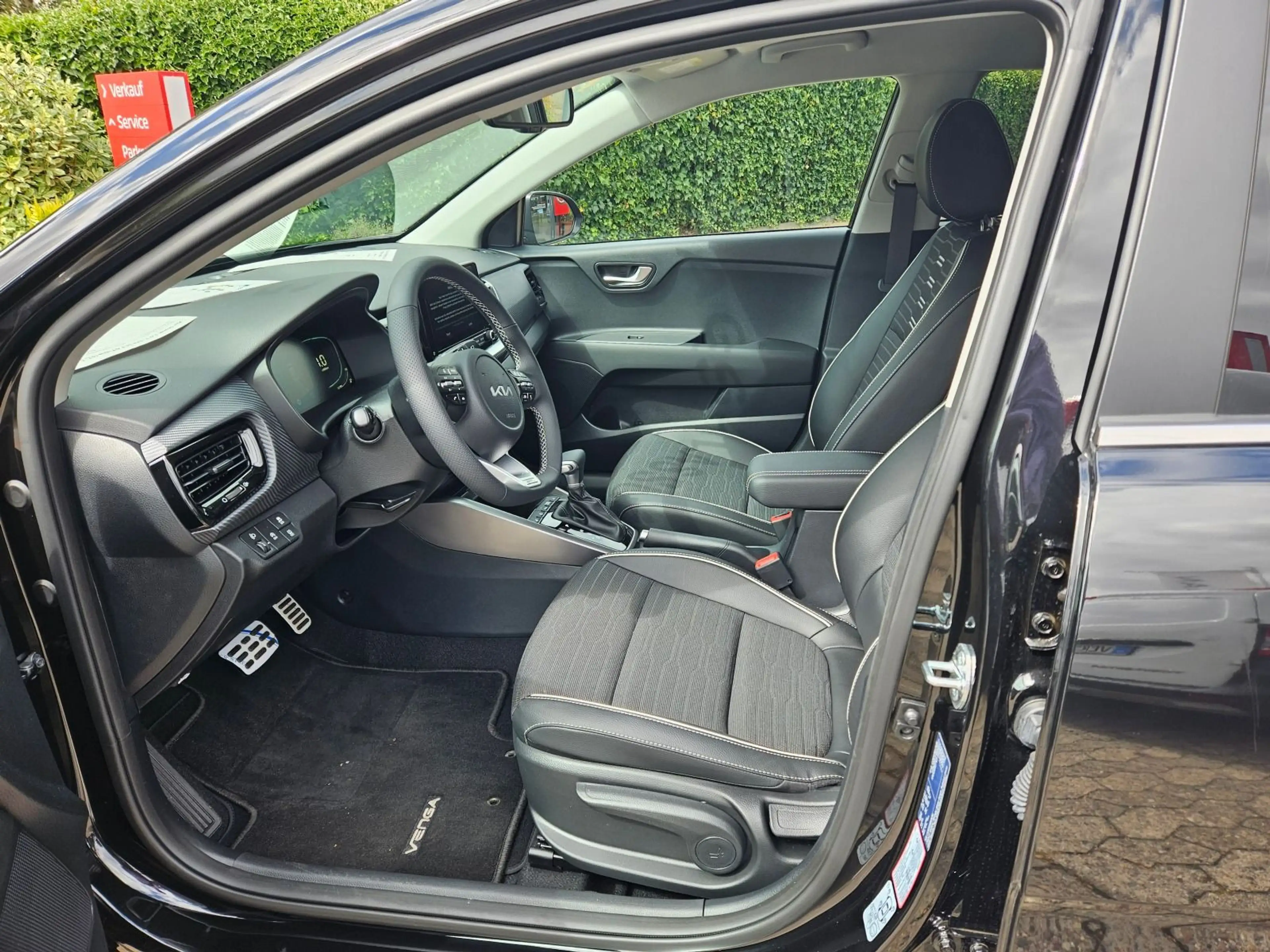 Kia Stonic 1.0 T-GDI Mild-Hybrid GT Line — photo 9