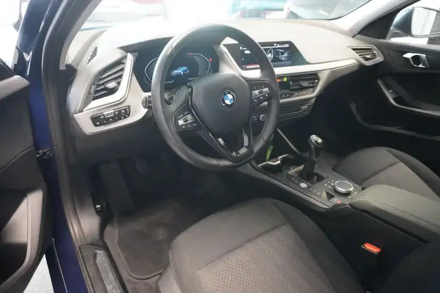 BMW 1 Series view 7