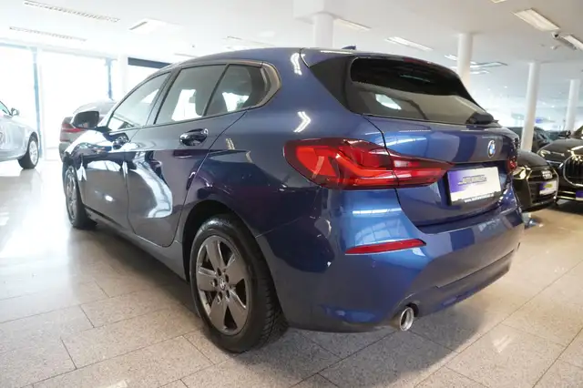 BMW 1 Series view 4