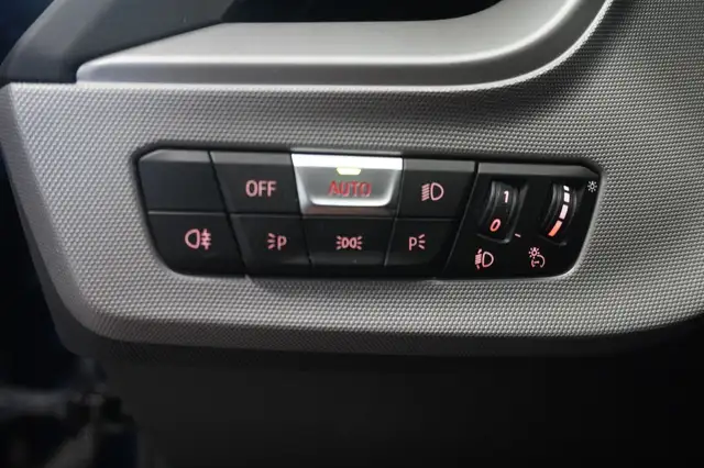 BMW 1 Series view 14