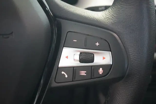 BMW 1 Series view 13