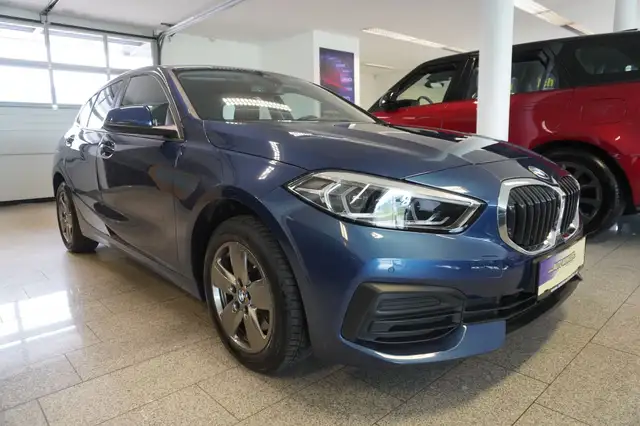 BMW 1 Series view 3