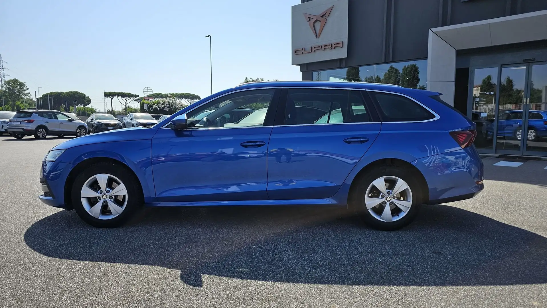 Skoda Octavia 1.5 G-TEC DSG Wagon Executive Bleu - 2