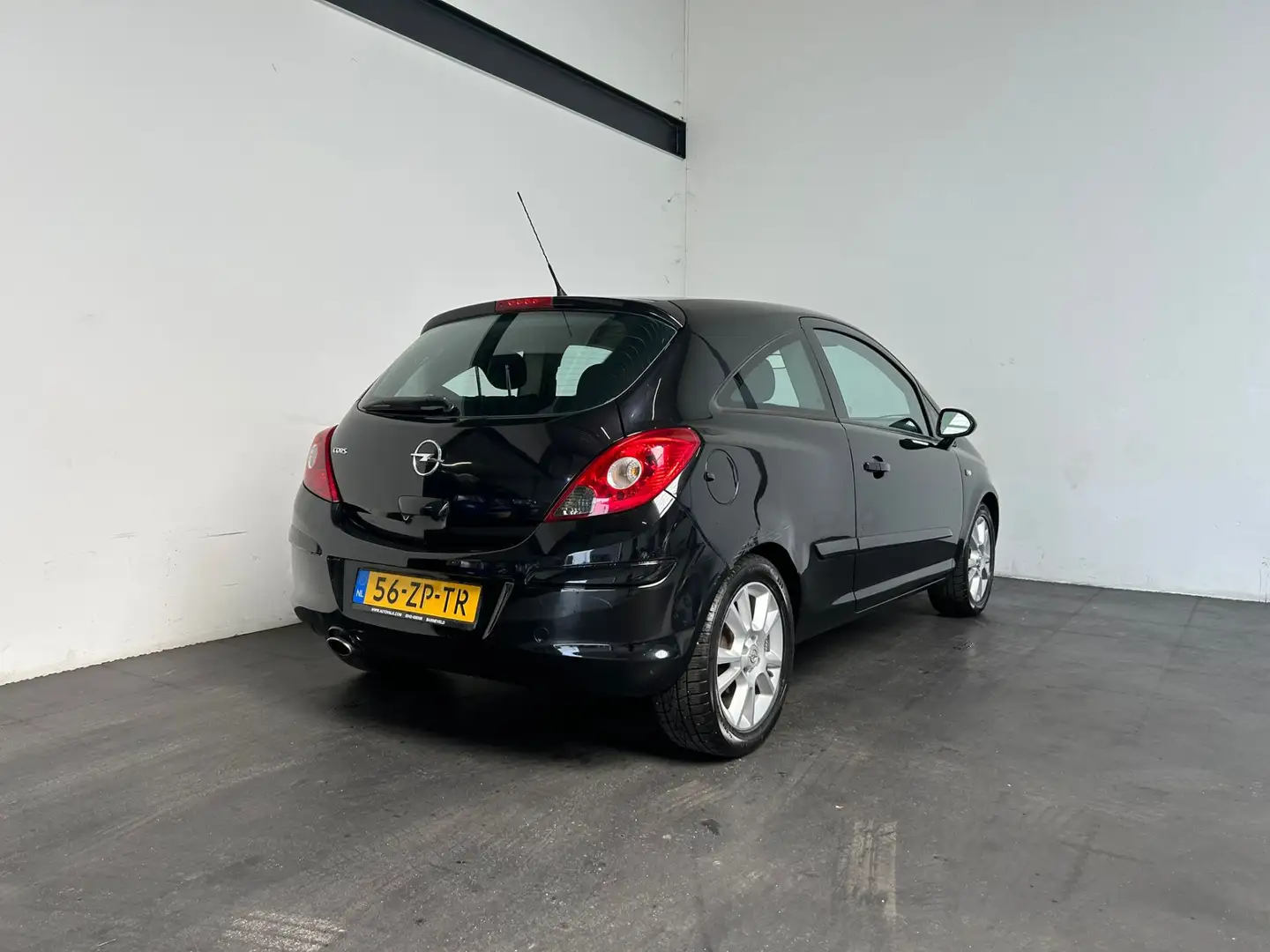 Opel Corsa 1.4-16V Sport. Elek Pakket. 07-2026 APK! Negro - 2