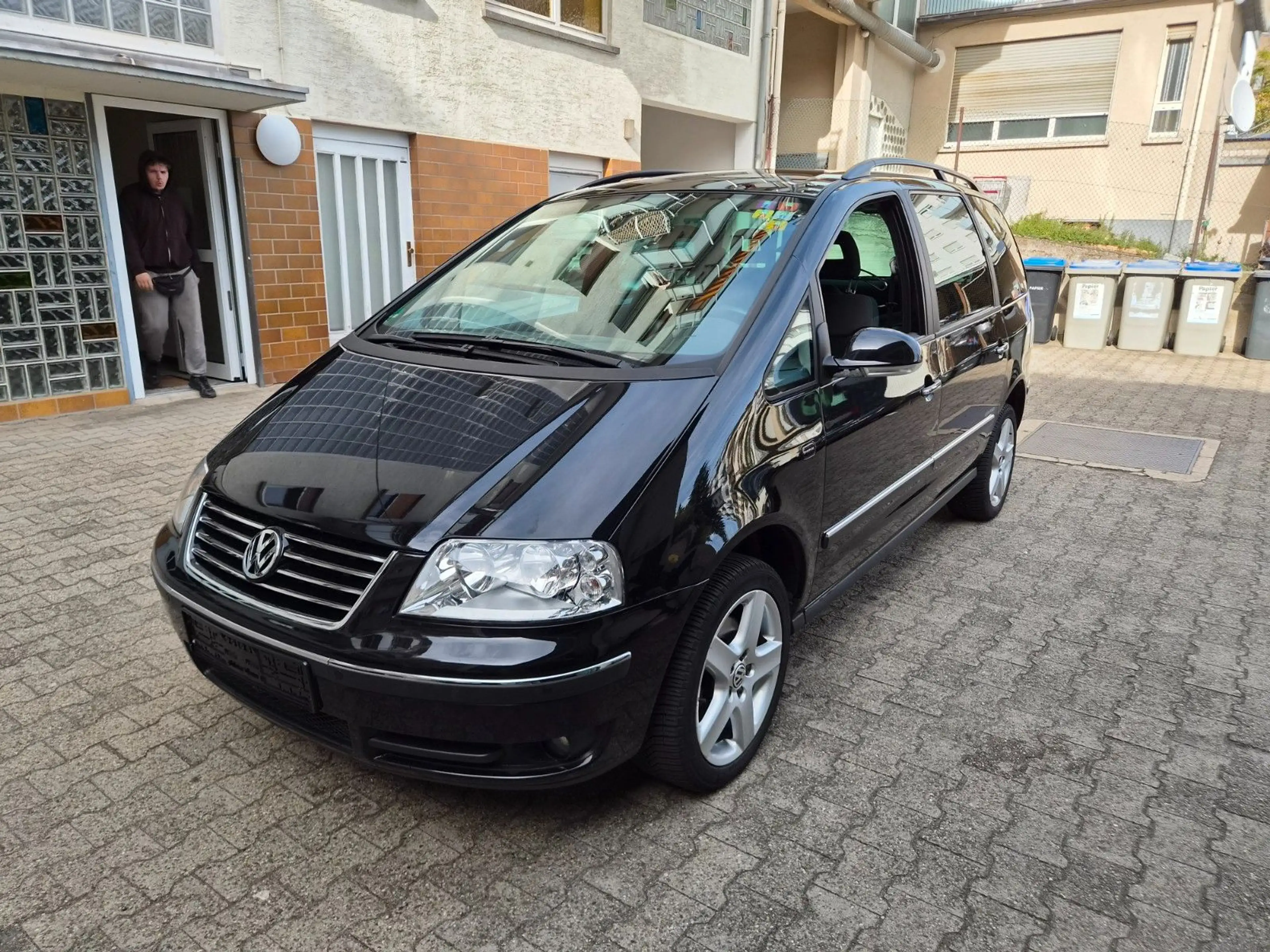 Volkswagen Sharan 2.0 / 1.Hand / TÜV NEU — photo 2