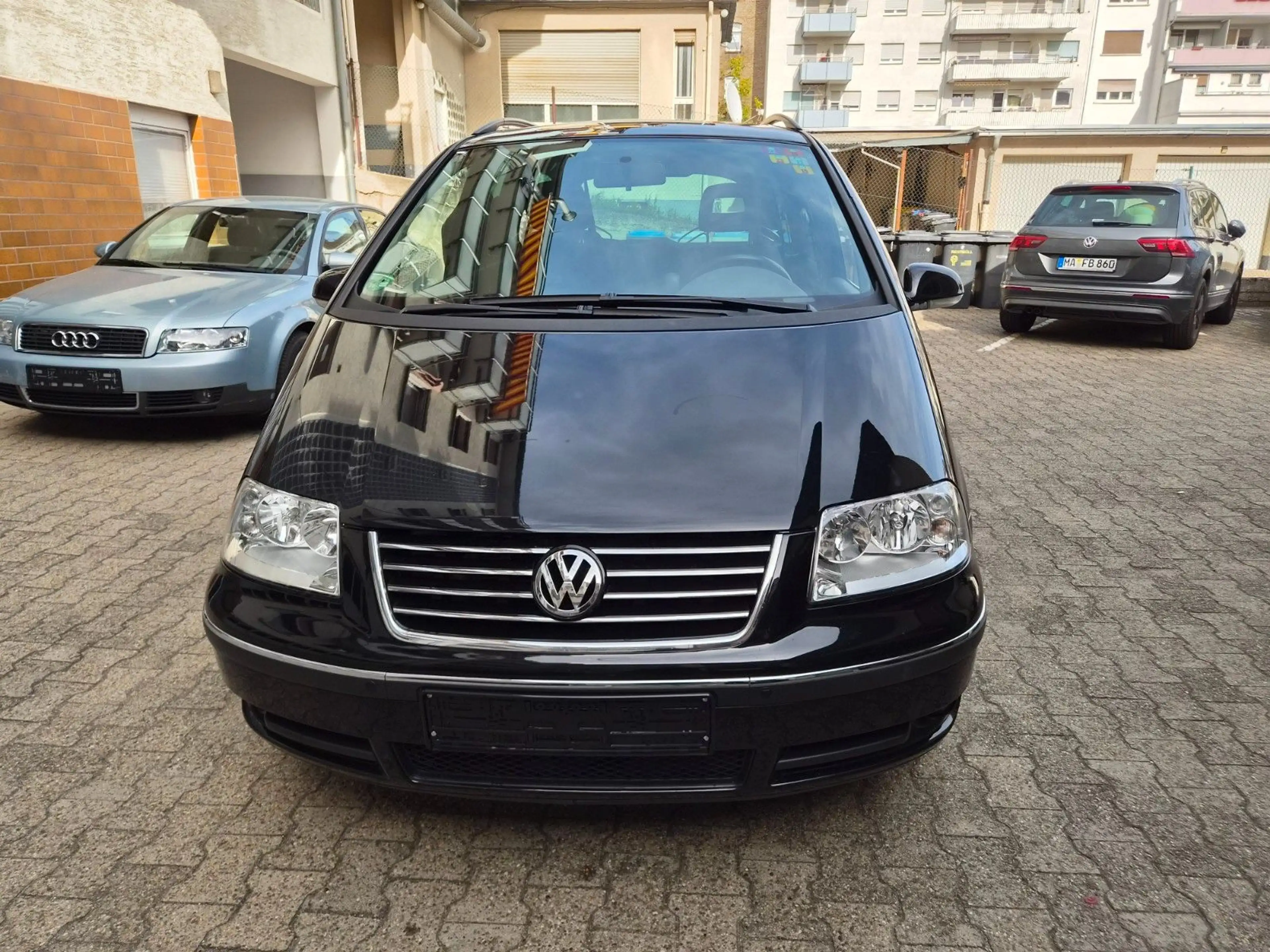 Volkswagen Sharan 2.0 / 1.Hand / TÜV NEU — photo 3