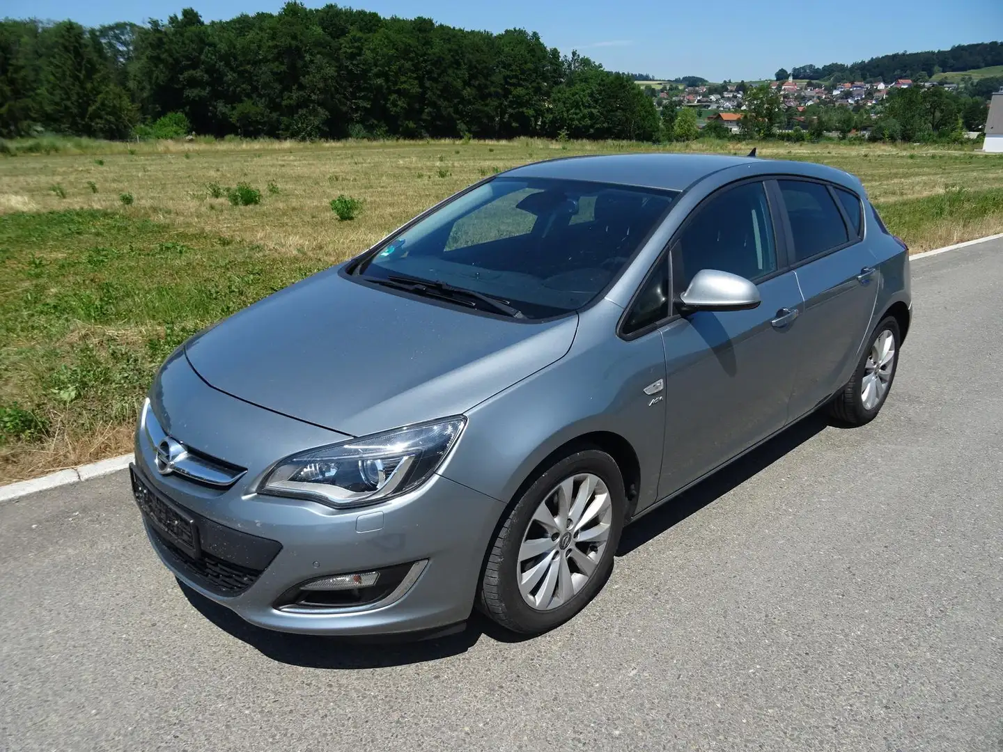 Opel Astra 1.6 16V Turbo/Kamera/Xenon/PDC/SHZ/GRA/ Zilver - 2