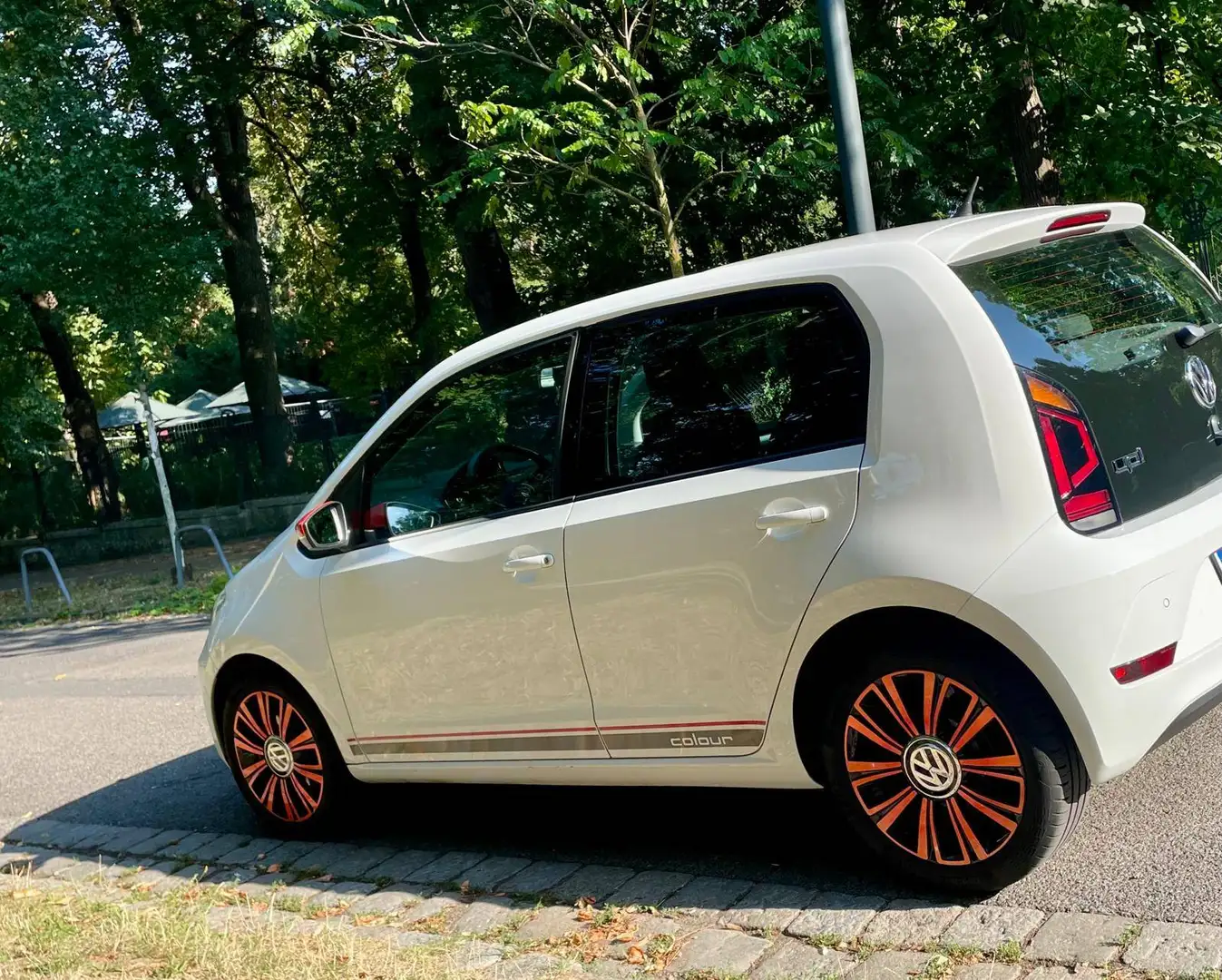 Volkswagen up! Up 1,0 Sky BMT ASG Sky Weiß - 2
