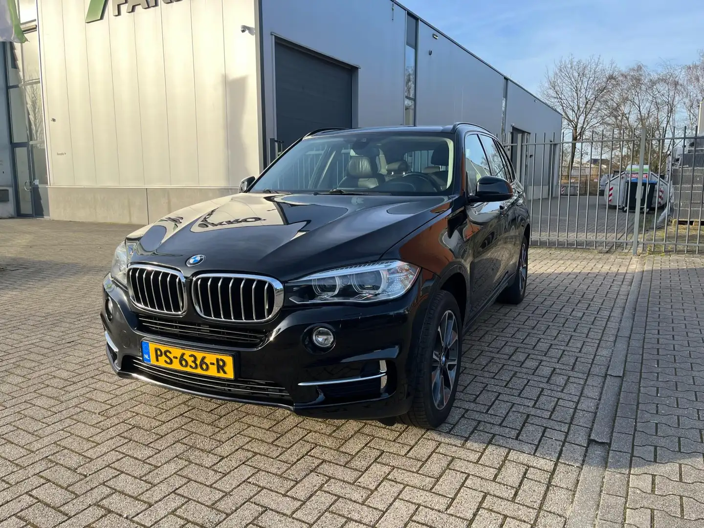 BMW X5 XDrive30d High Executive Zwart - 1