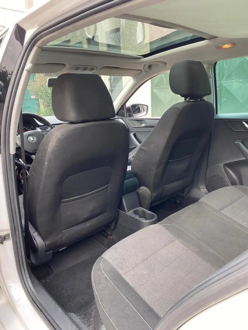Skoda Rapid/Spaceback Rapid Spaceback 2013 Rapid  1.6 tdi cr Active Blanc - 2