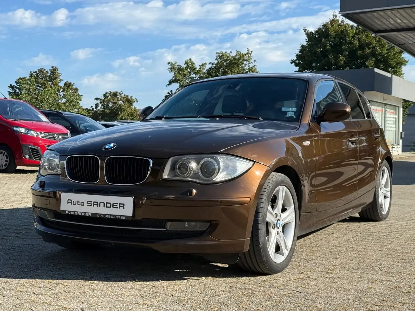 BMW 120 d  Automatik Xenon SHZ Braun - 1