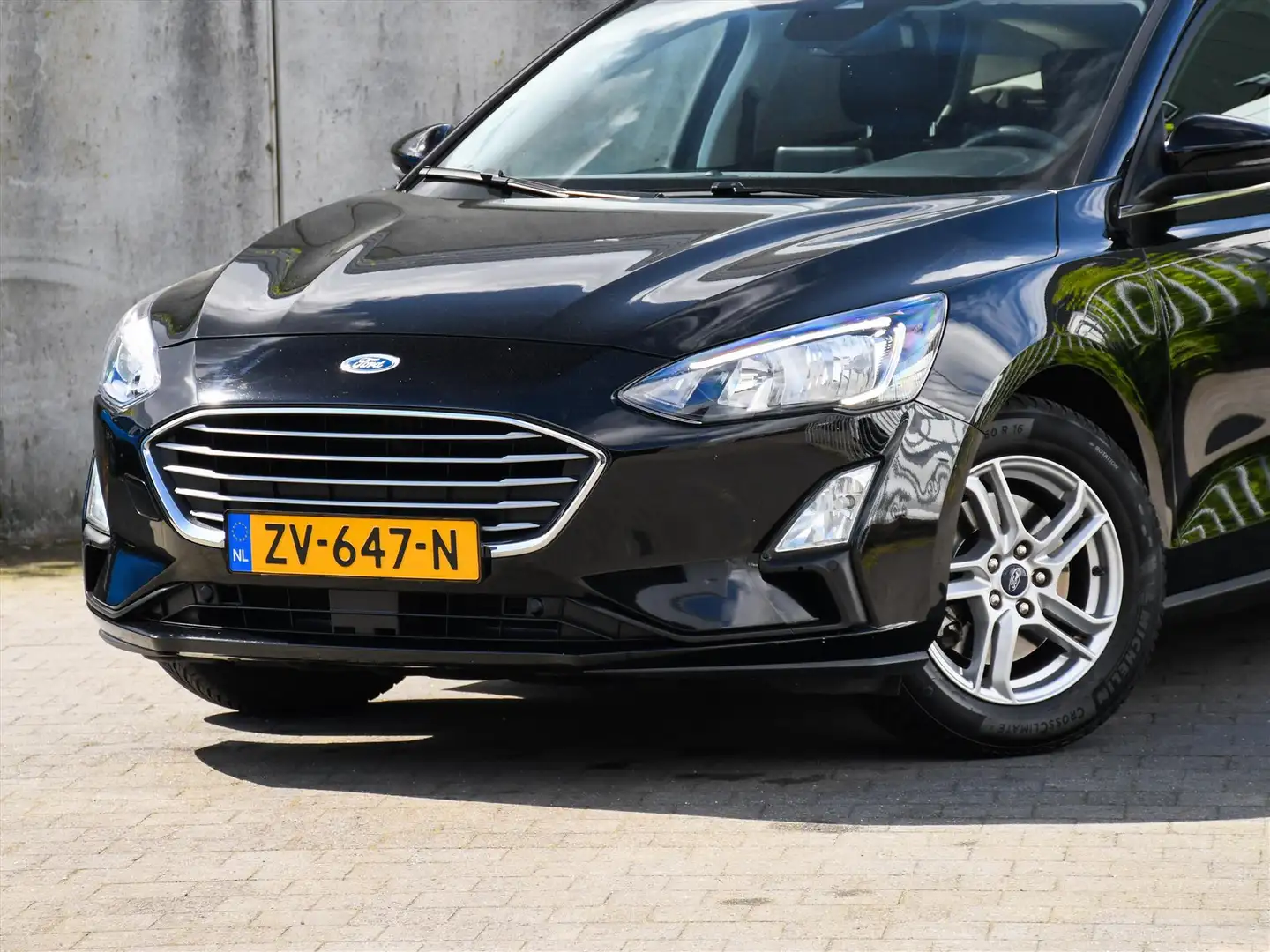 Ford Focus Wagon Trend Edition Business 1.0 EcoBoost 100pk WI Zwart - 2