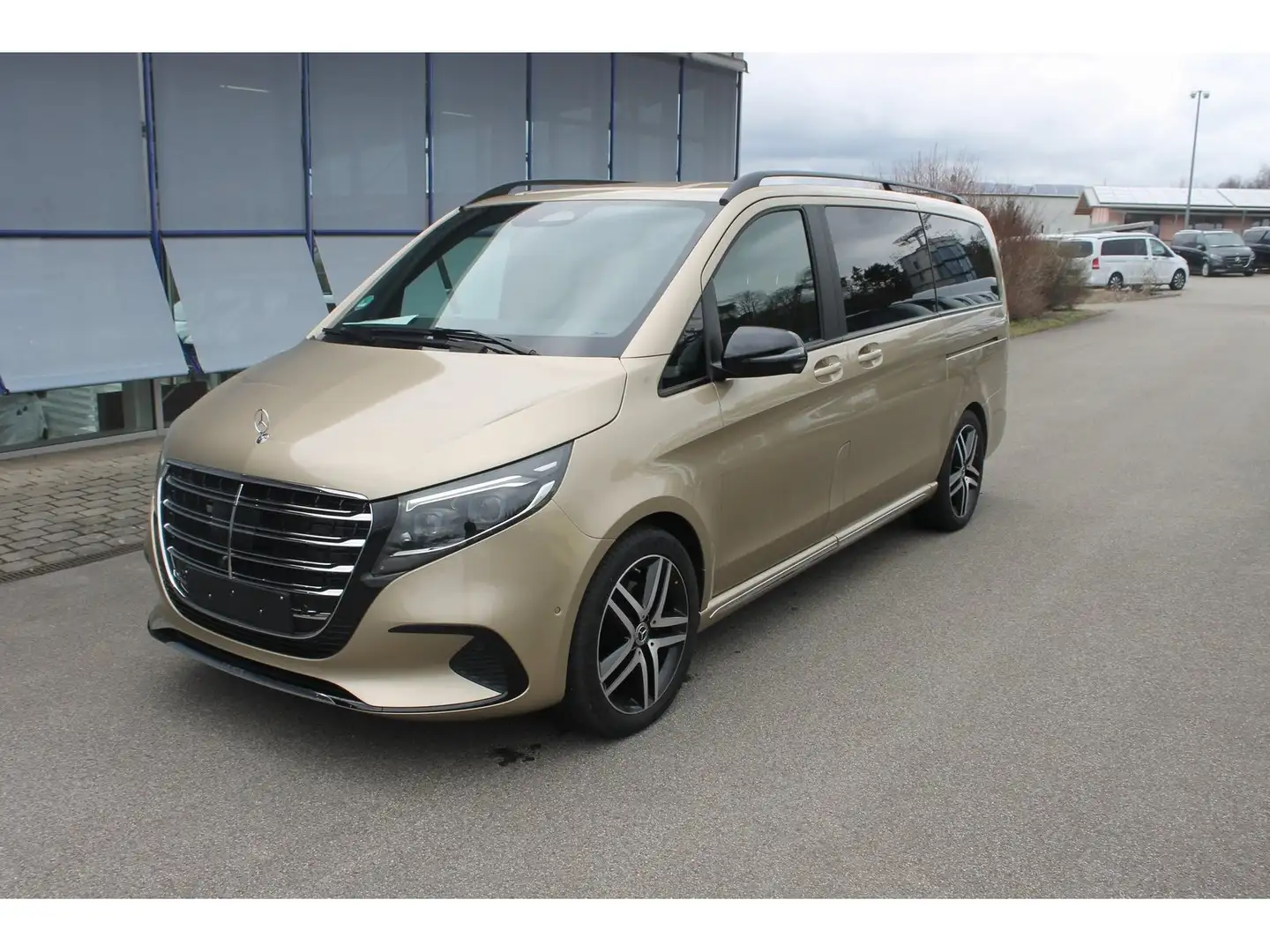 Mercedes-Benz V 300 EXCLUSIVE Lang+Benzin+Distronic+MBUX+Navi Or - 2