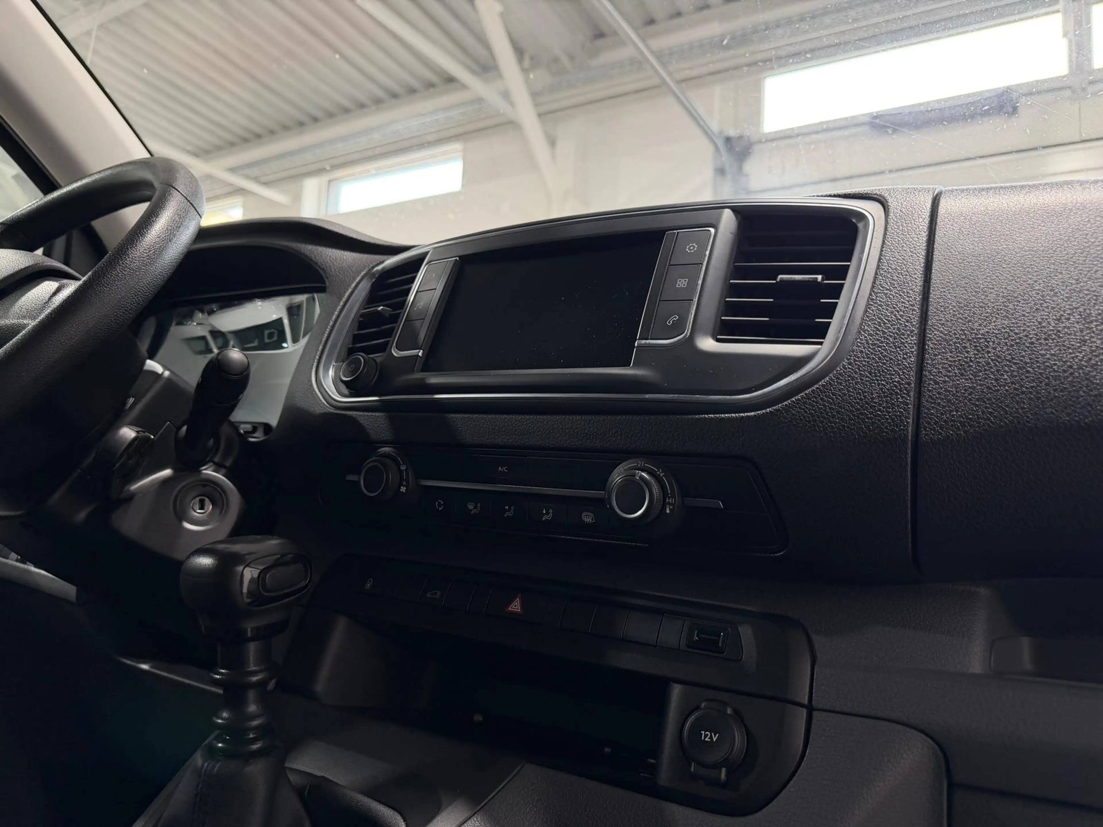 Opel Vivaro Kasten 1.5 CDI,kurz,Klima,Regalsystem — photo 13