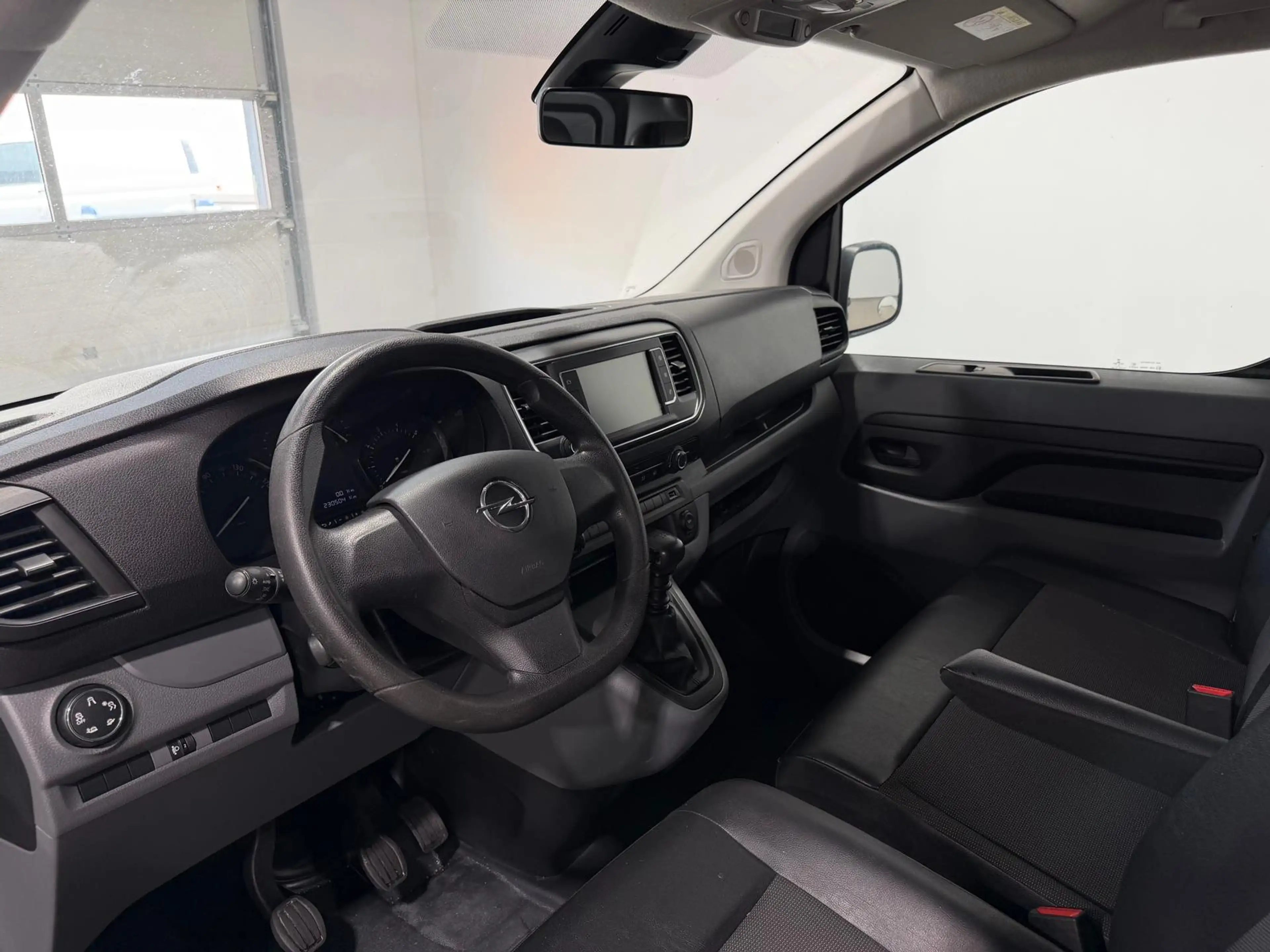 Opel Vivaro Kasten 1.5 CDI,kurz,Klima,Regalsystem — photo 15