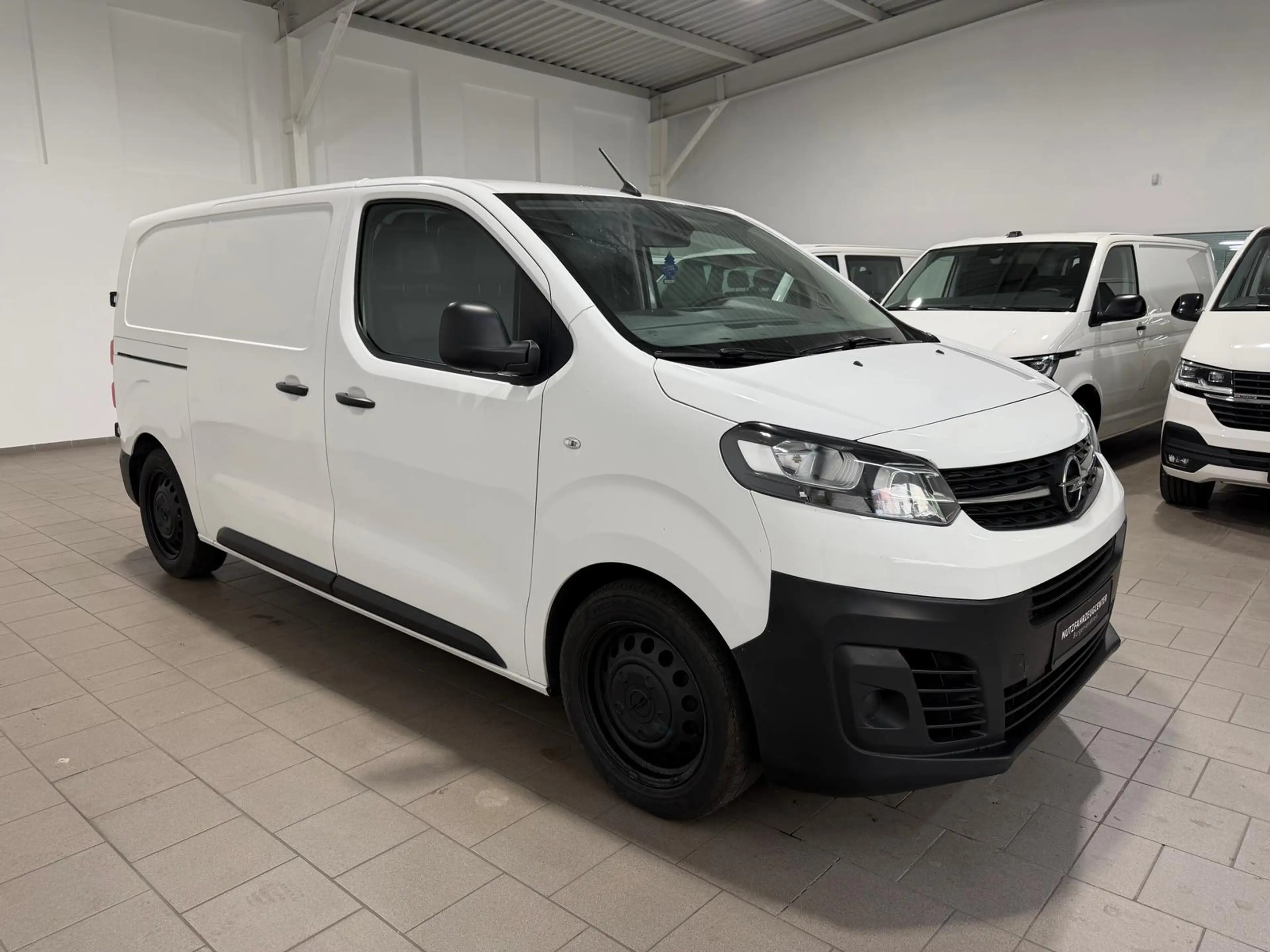 Opel Vivaro Kasten 1.5 CDI,kurz,Klima,Regalsystem — photo 2