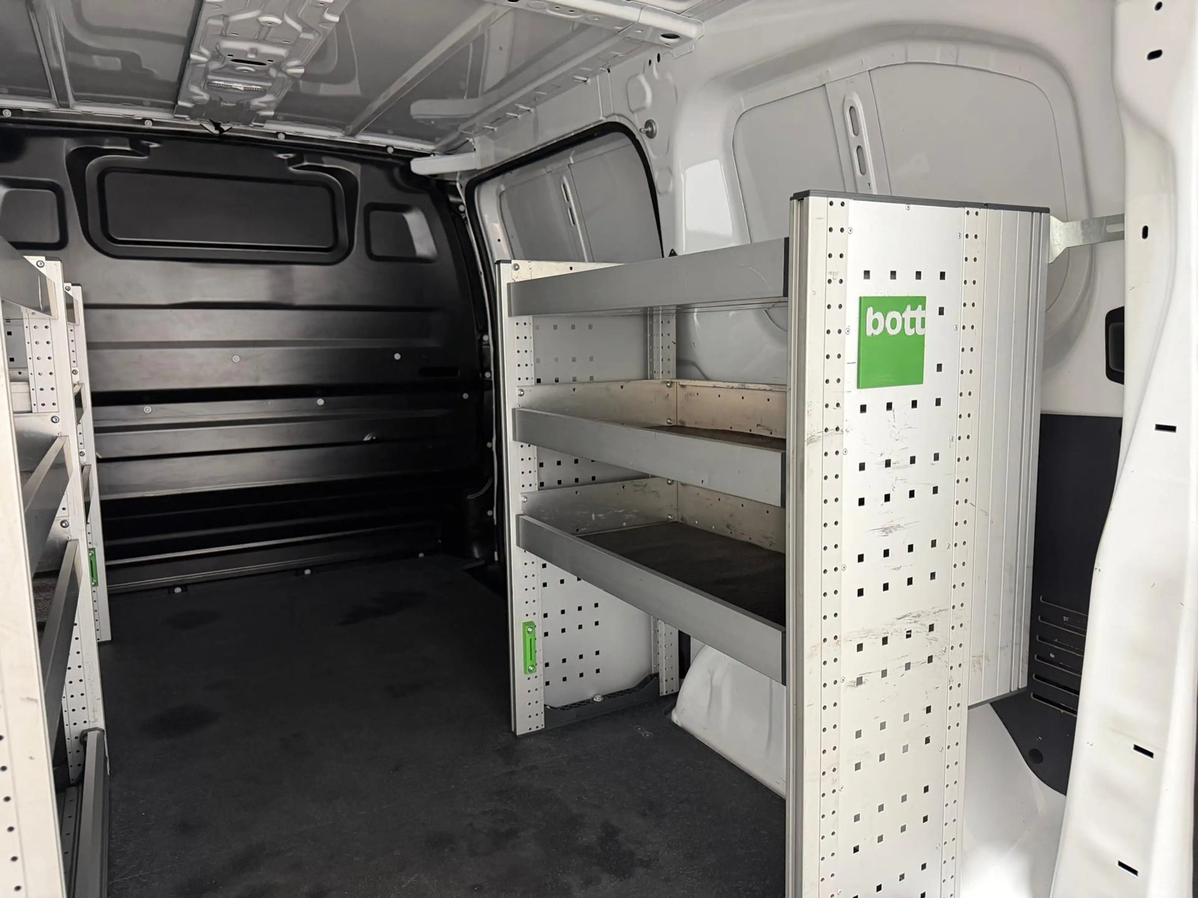 Opel Vivaro Kasten 1.5 CDI,kurz,Klima,Regalsystem — photo 8