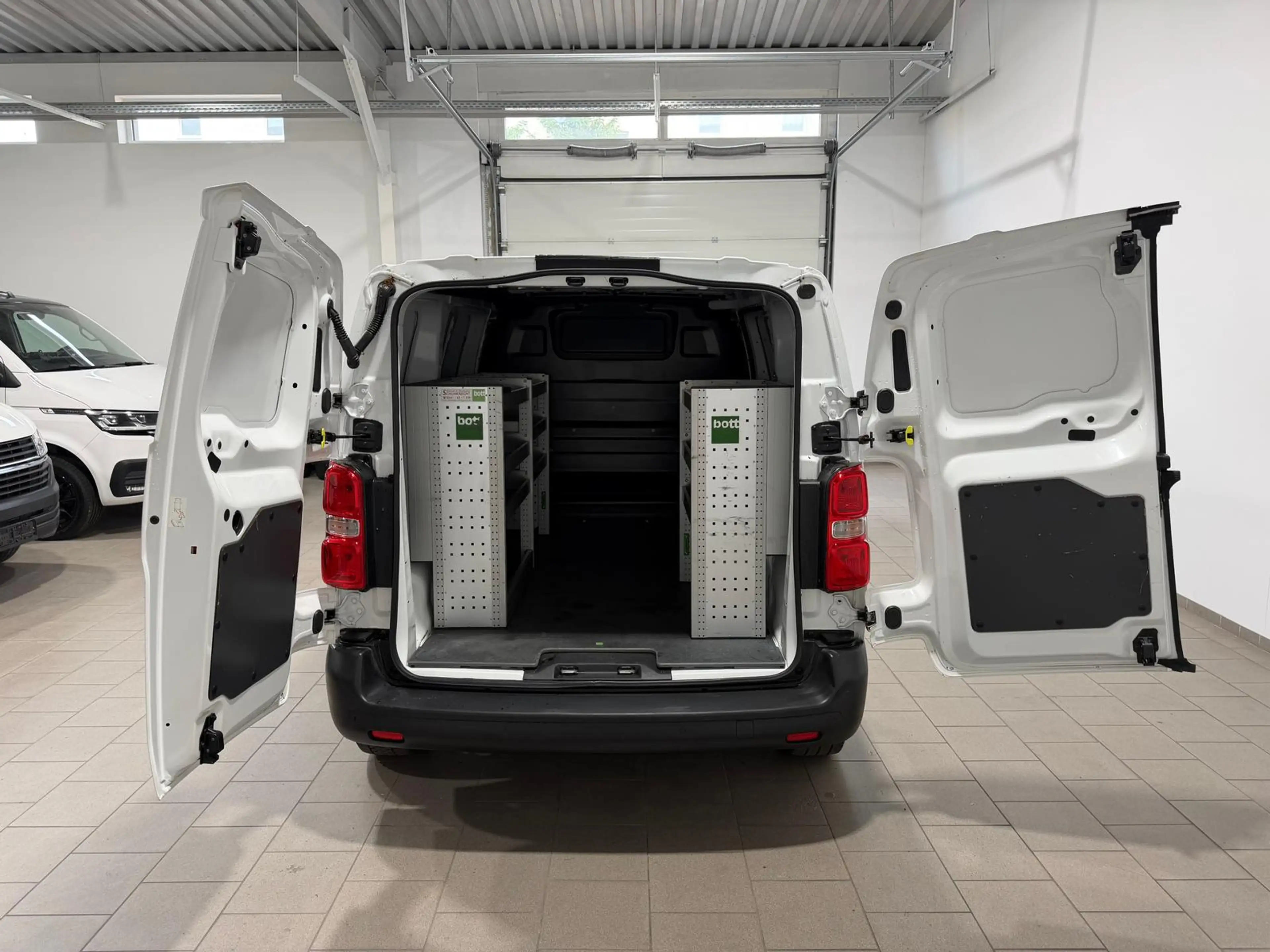 Opel Vivaro Kasten 1.5 CDI,kurz,Klima,Regalsystem — photo 6