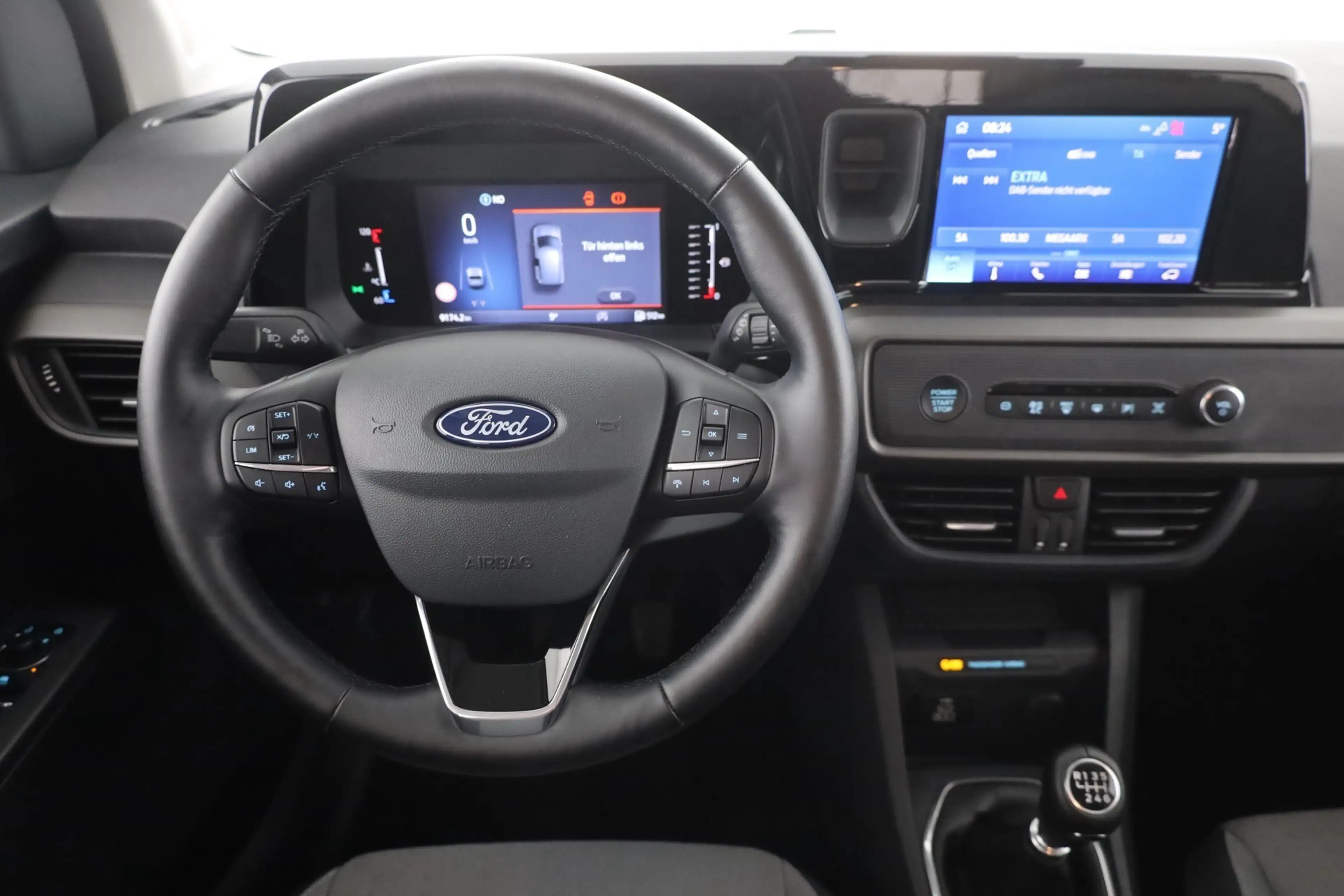 Ford Tourneo Courier Titanium 1.0 EB AHK Kamera — photo 11