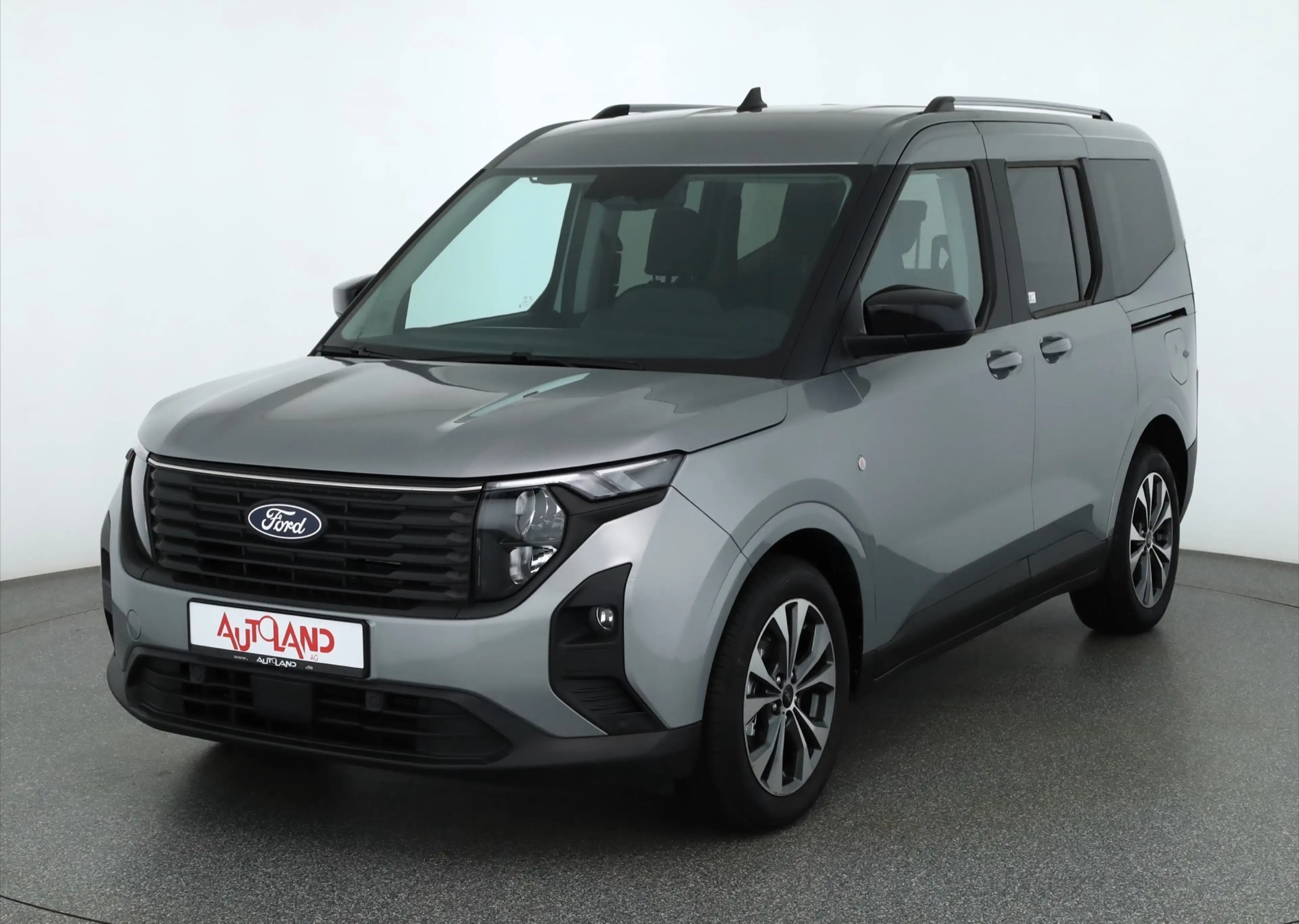 Ford Tourneo Courier Titanium 1.0 EB AHK Kamera — photo 2