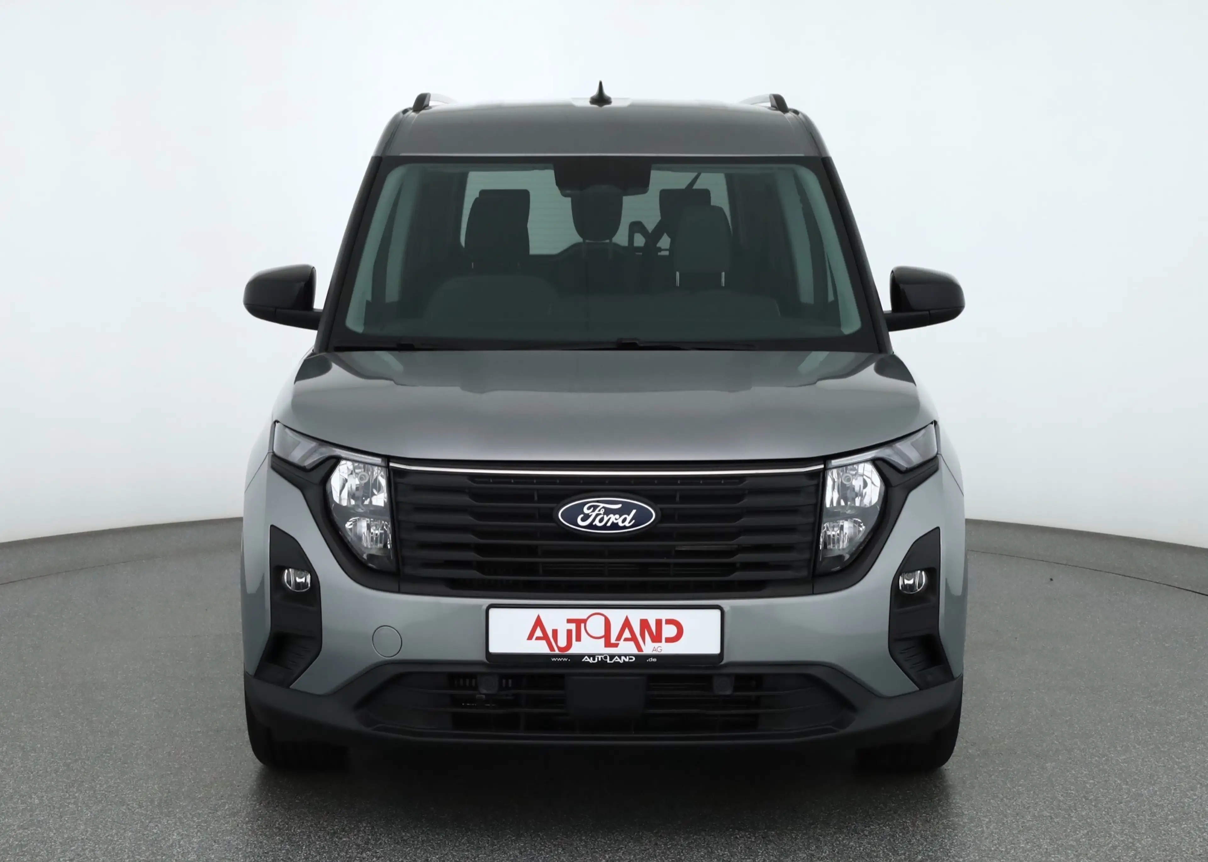 Ford Tourneo Courier Titanium 1.0 EB AHK Kamera — photo 9