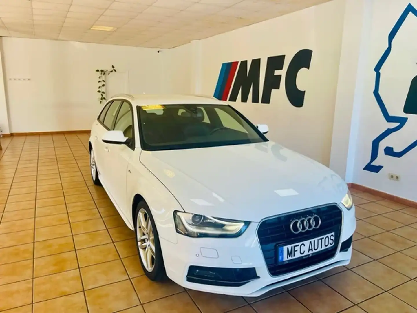Audi A4 Avant 3.0TDI DPF S line edition 204 Blanco - 1