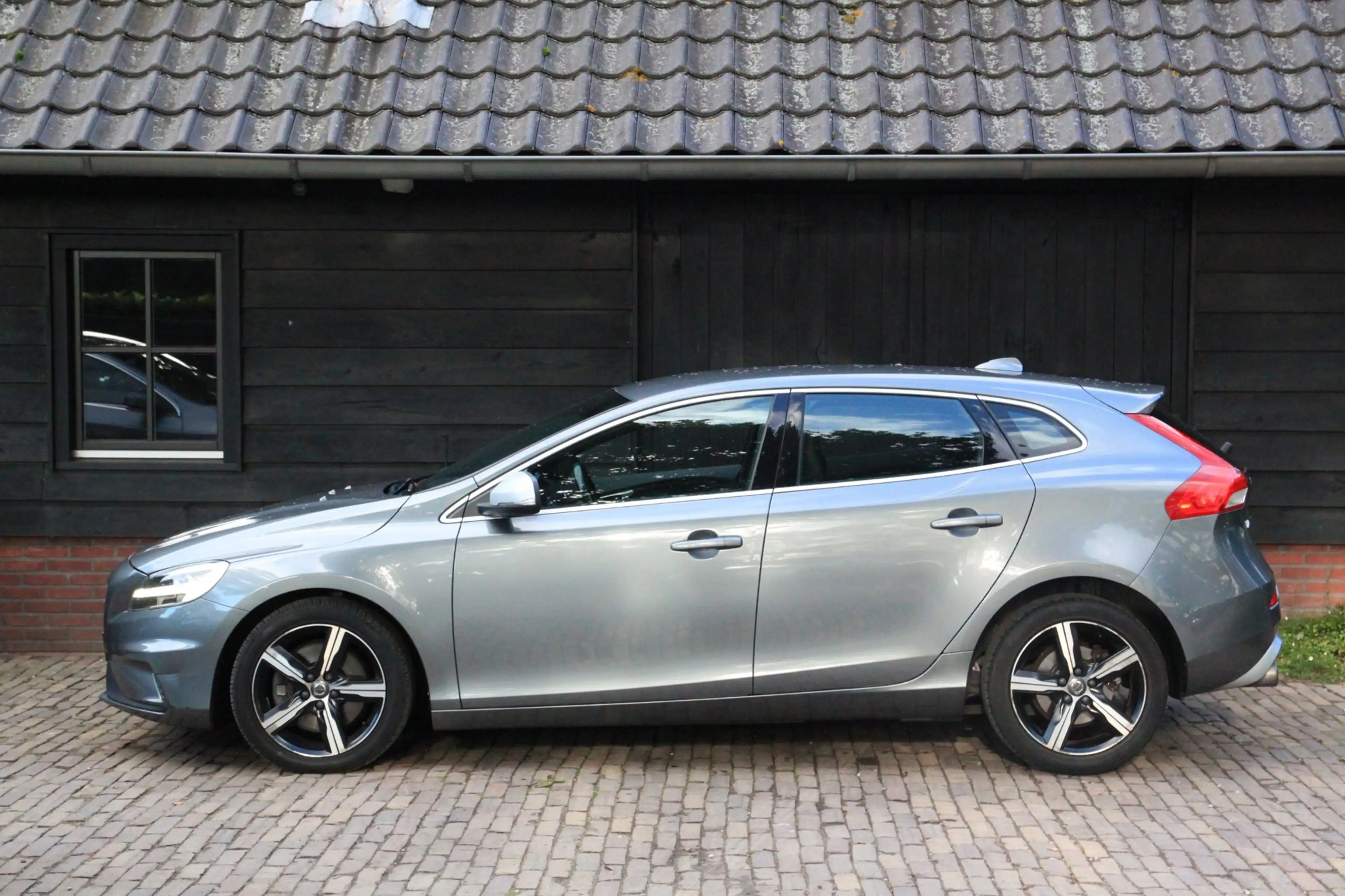 Volvo V40 2.0 T4 Business Sport R Design/Navigatie/Stoelverw — photo 7