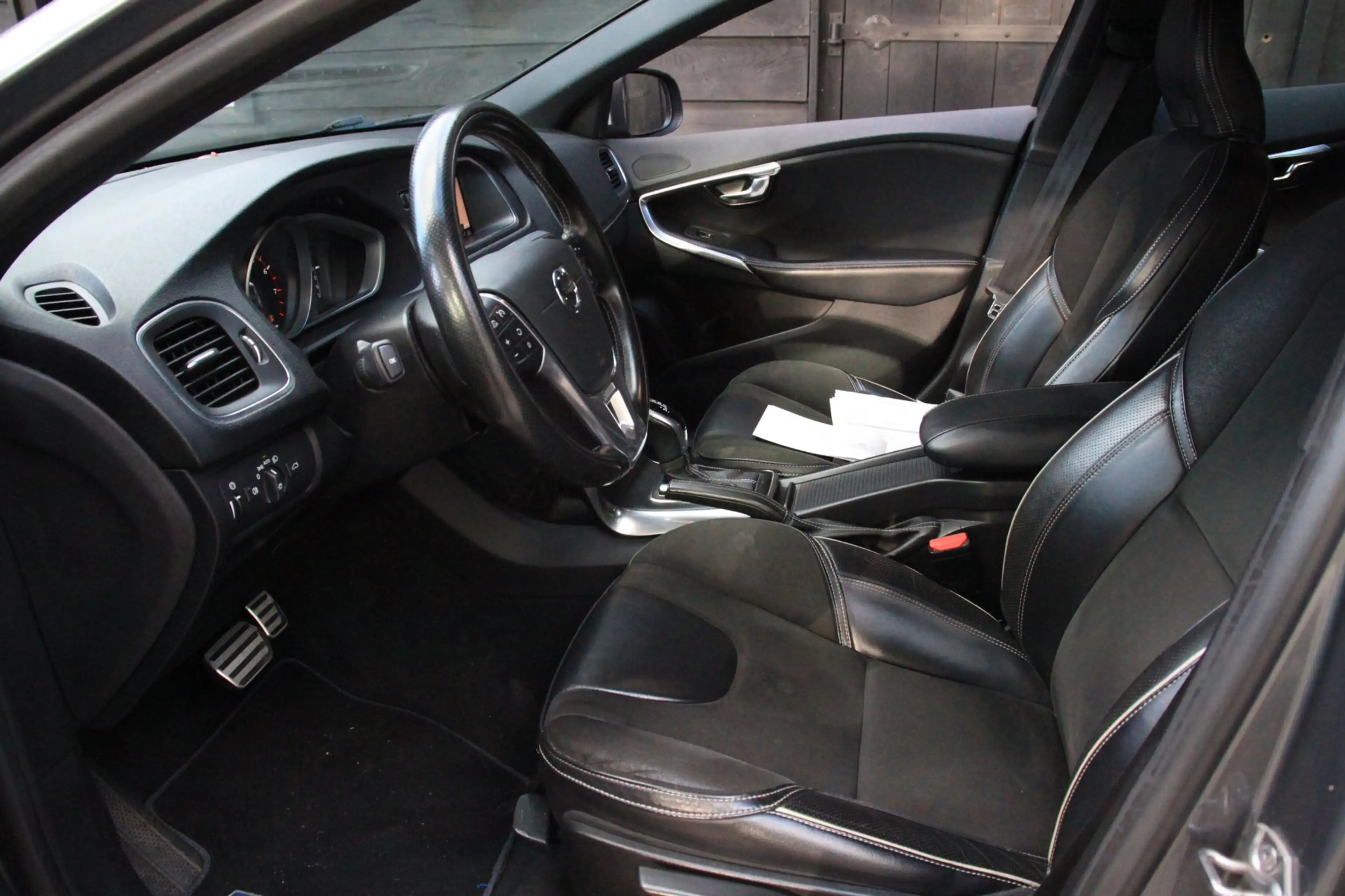 Volvo V40 2.0 T4 Business Sport R Design/Navigatie/Stoelverw — photo 15