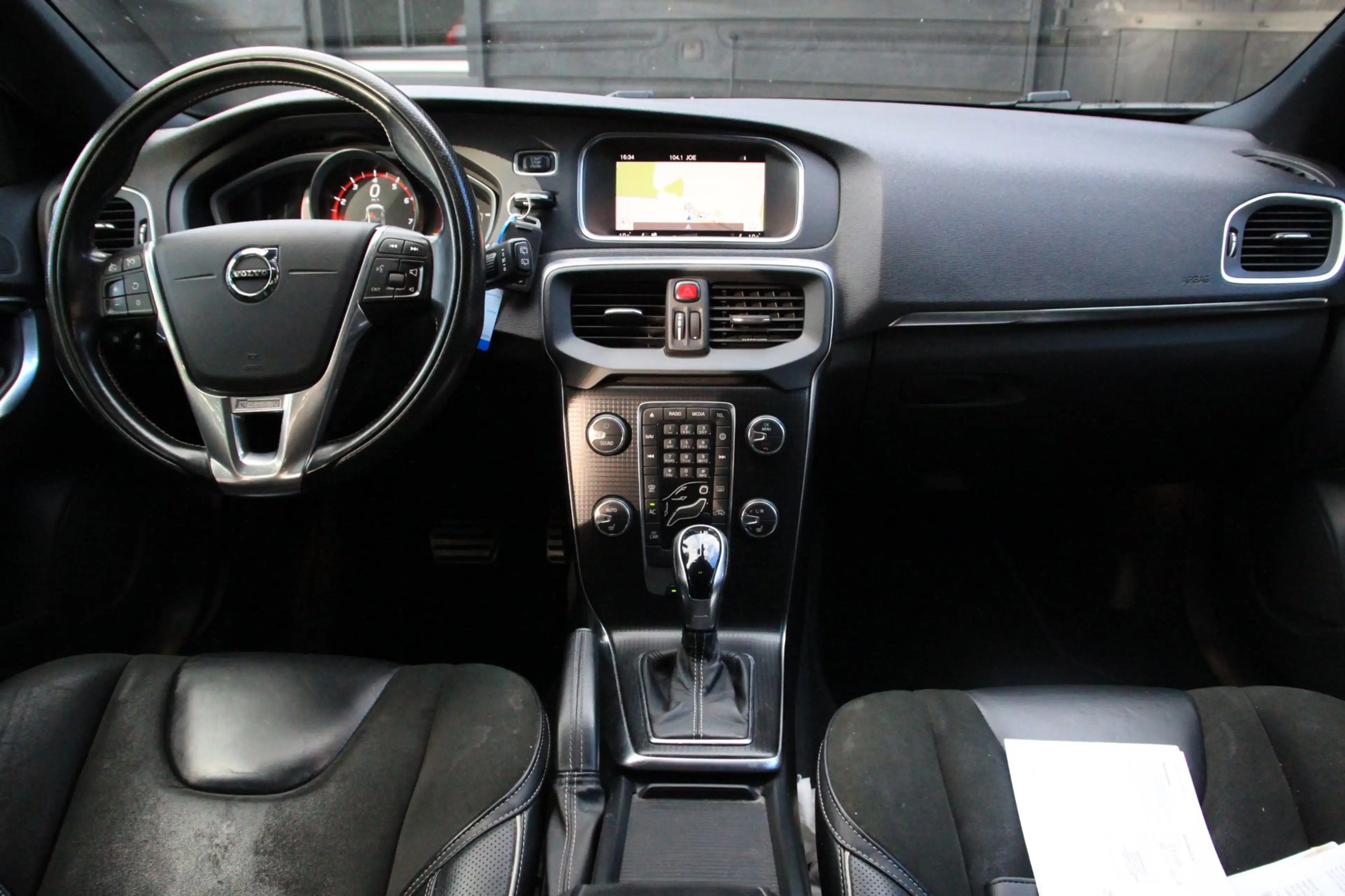 Volvo V40 2.0 T4 Business Sport R Design/Navigatie/Stoelverw — photo 12