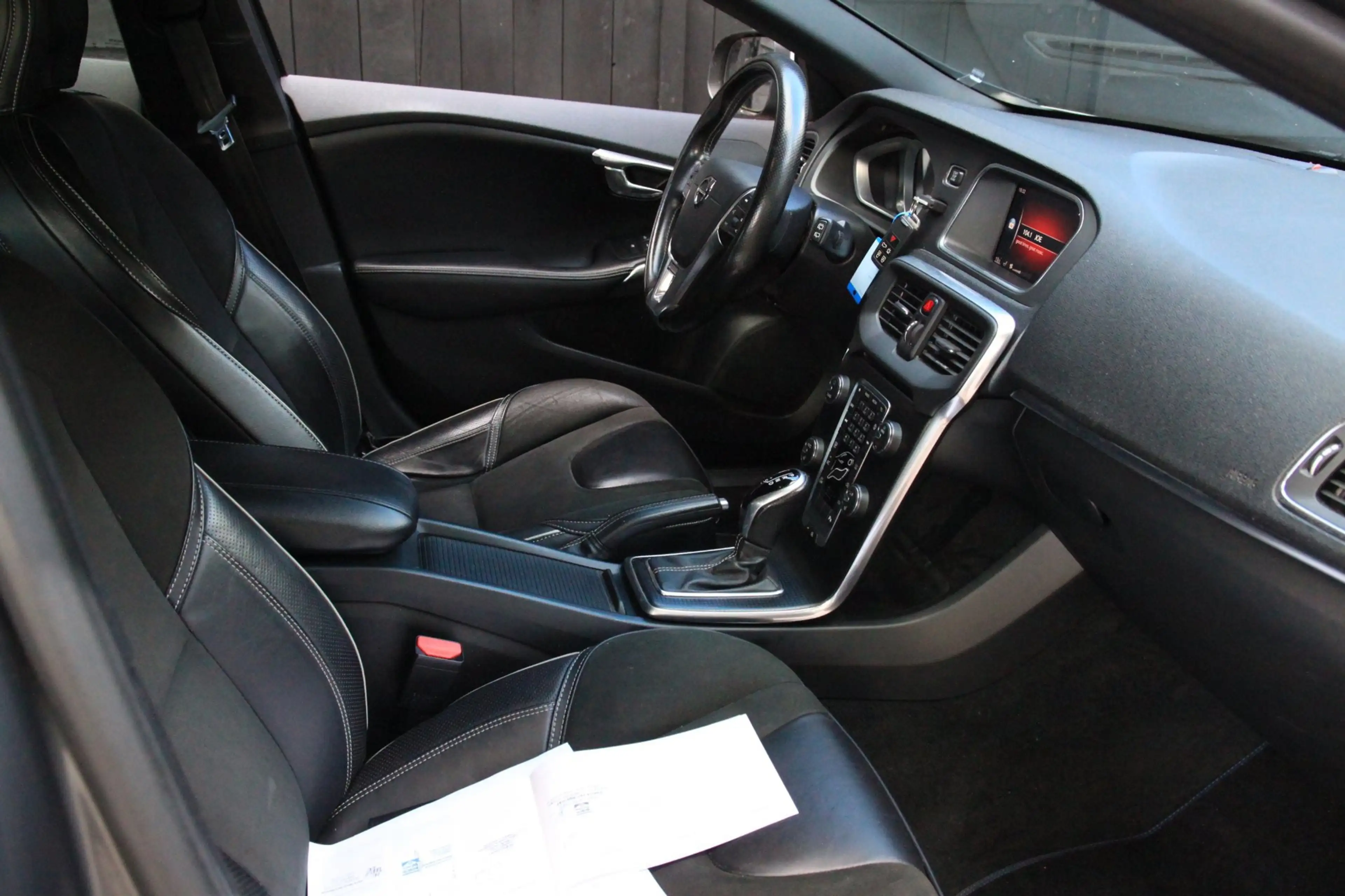 Volvo V40 2.0 T4 Business Sport R Design/Navigatie/Stoelverw — photo 11
