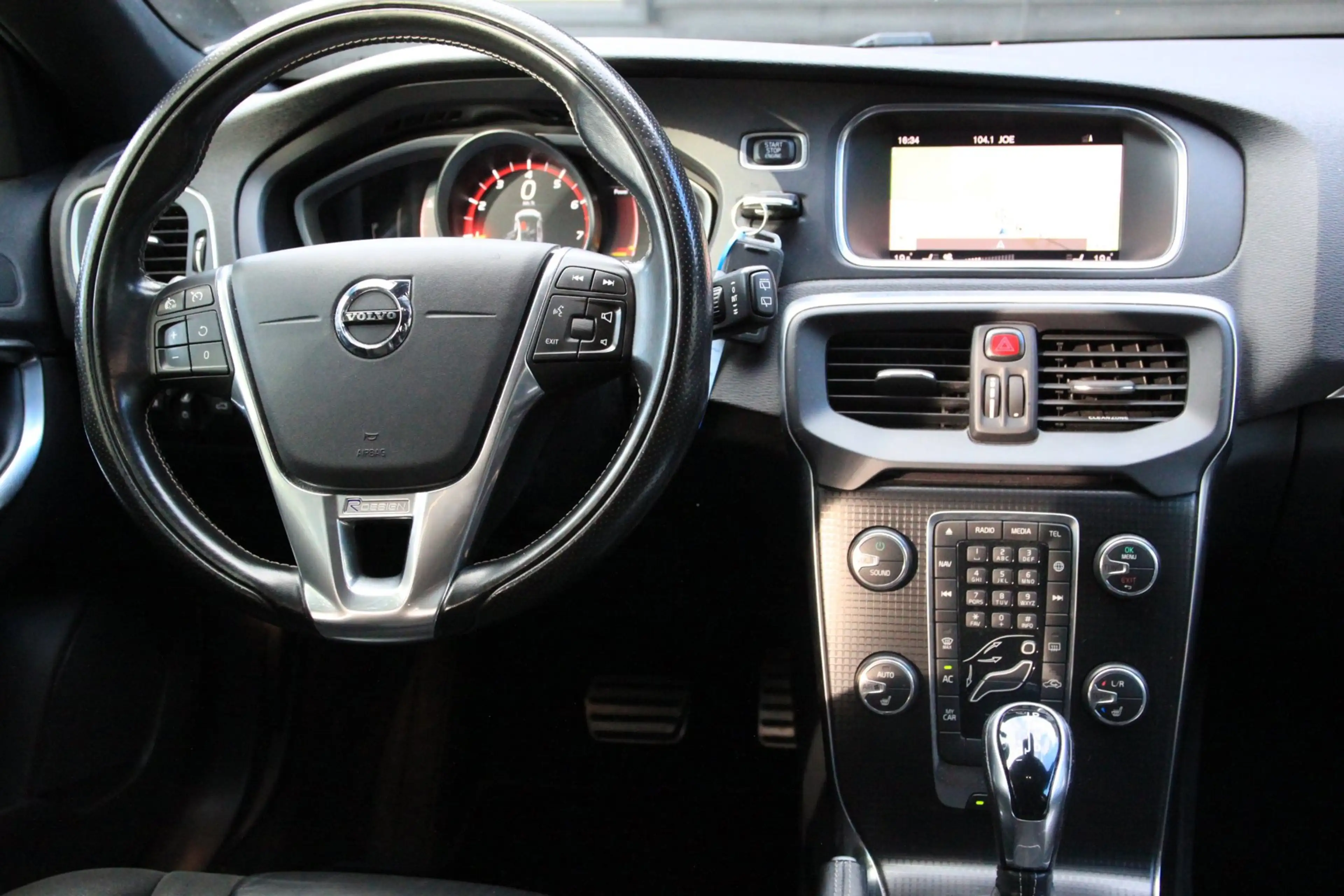 Volvo V40 2.0 T4 Business Sport R Design/Navigatie/Stoelverw — photo 13
