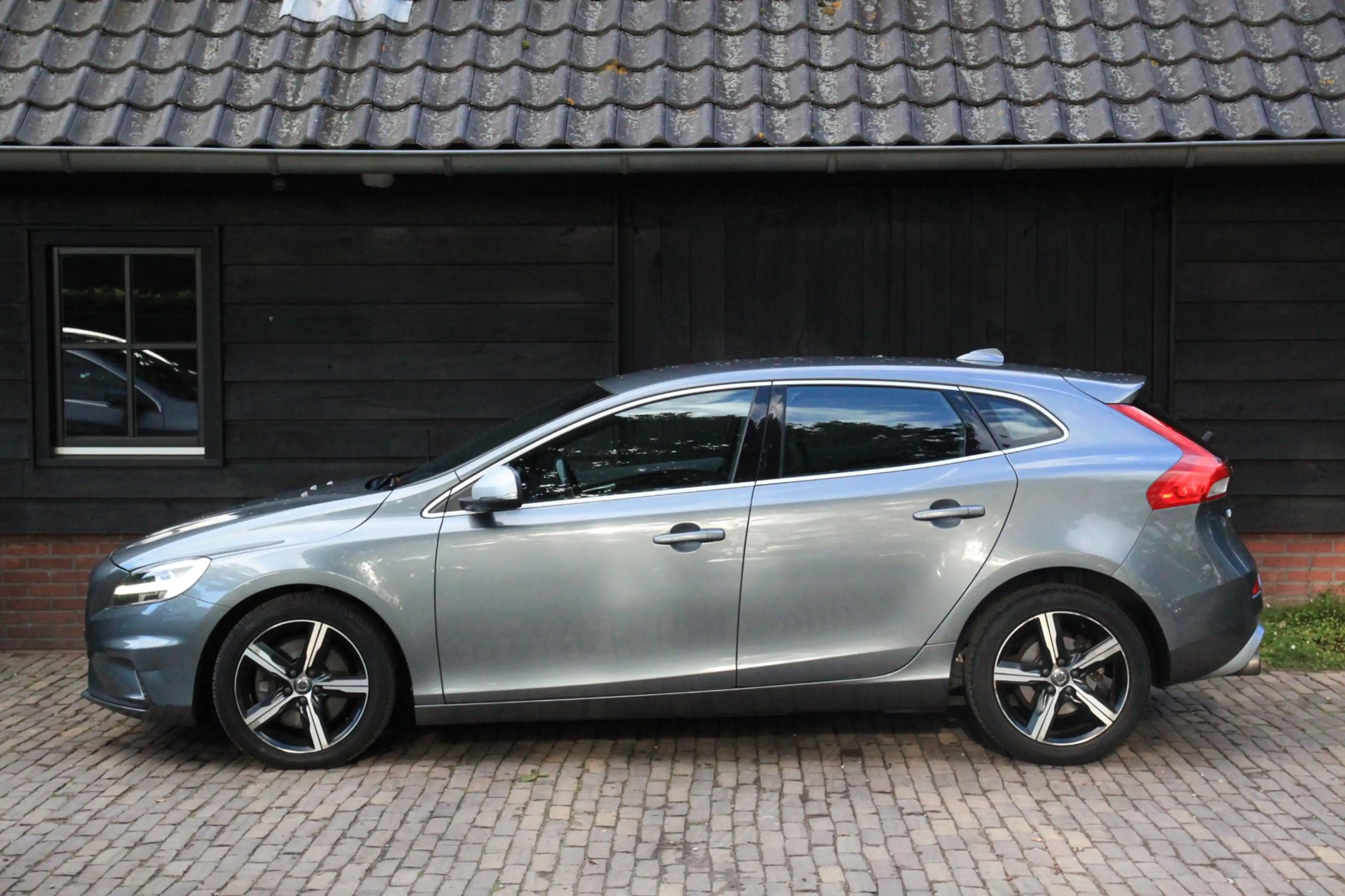 Volvo V40 2.0 T4 Business Sport R Design/Navigatie/Stoelverw — photo 8