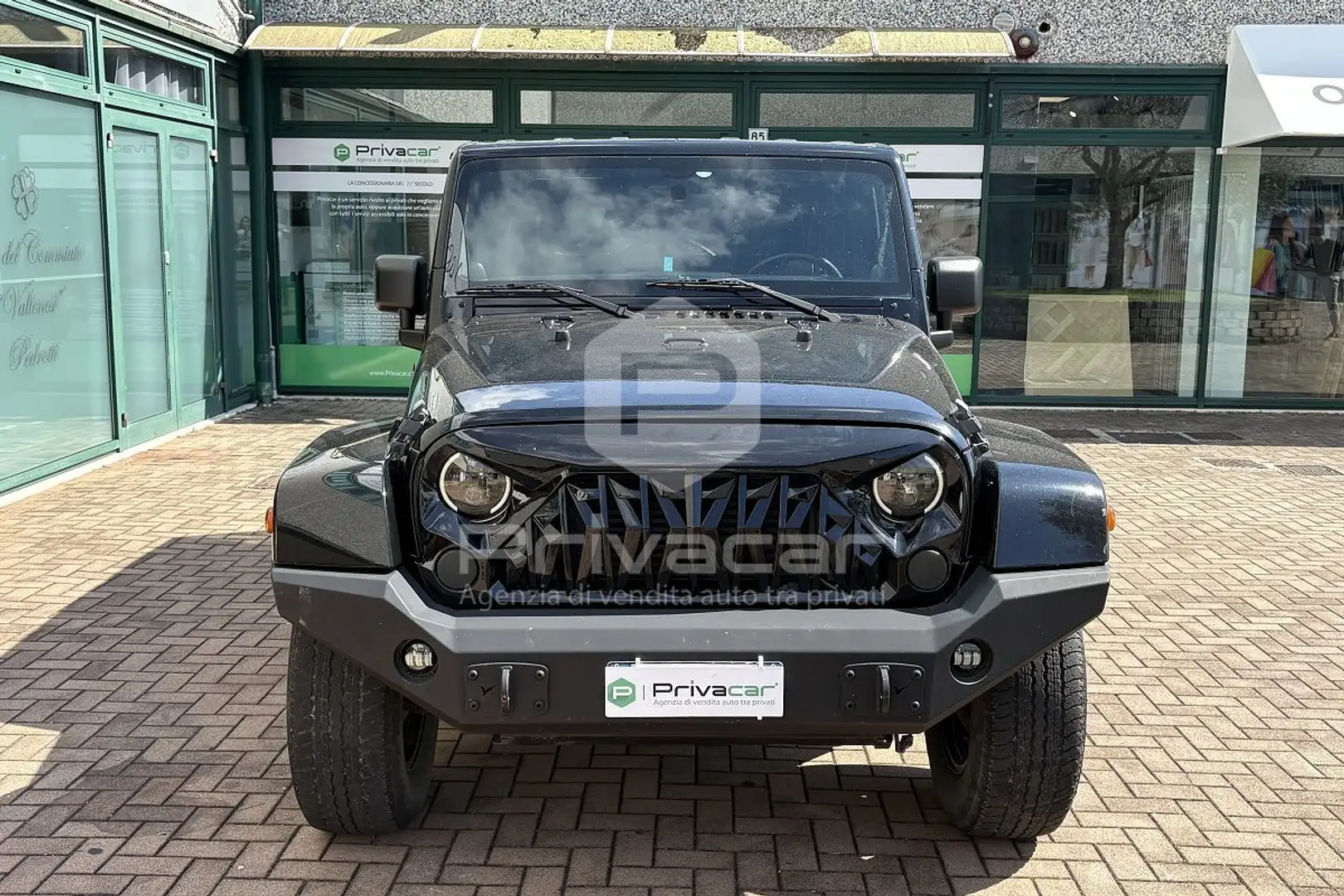 Jeep Wrangler Wrangler Unlimited 2.8 CRD DPF Sahara Auto Zwart - 2