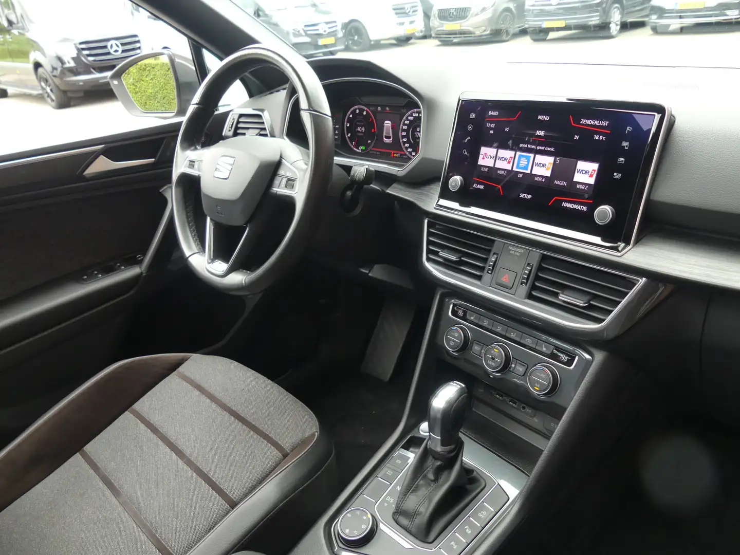 SEAT Tarraco 2.0 TSI 4DRIVE Xcellence 7p. / Panodak / Trekhaak Grijs - 2