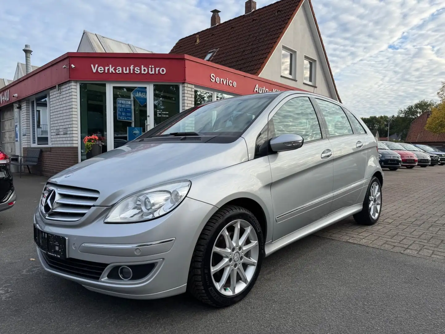Mercedes-Benz B 200 B-Klasse 200 SHZ PDC RCD Scheckheft MB Silber - 1