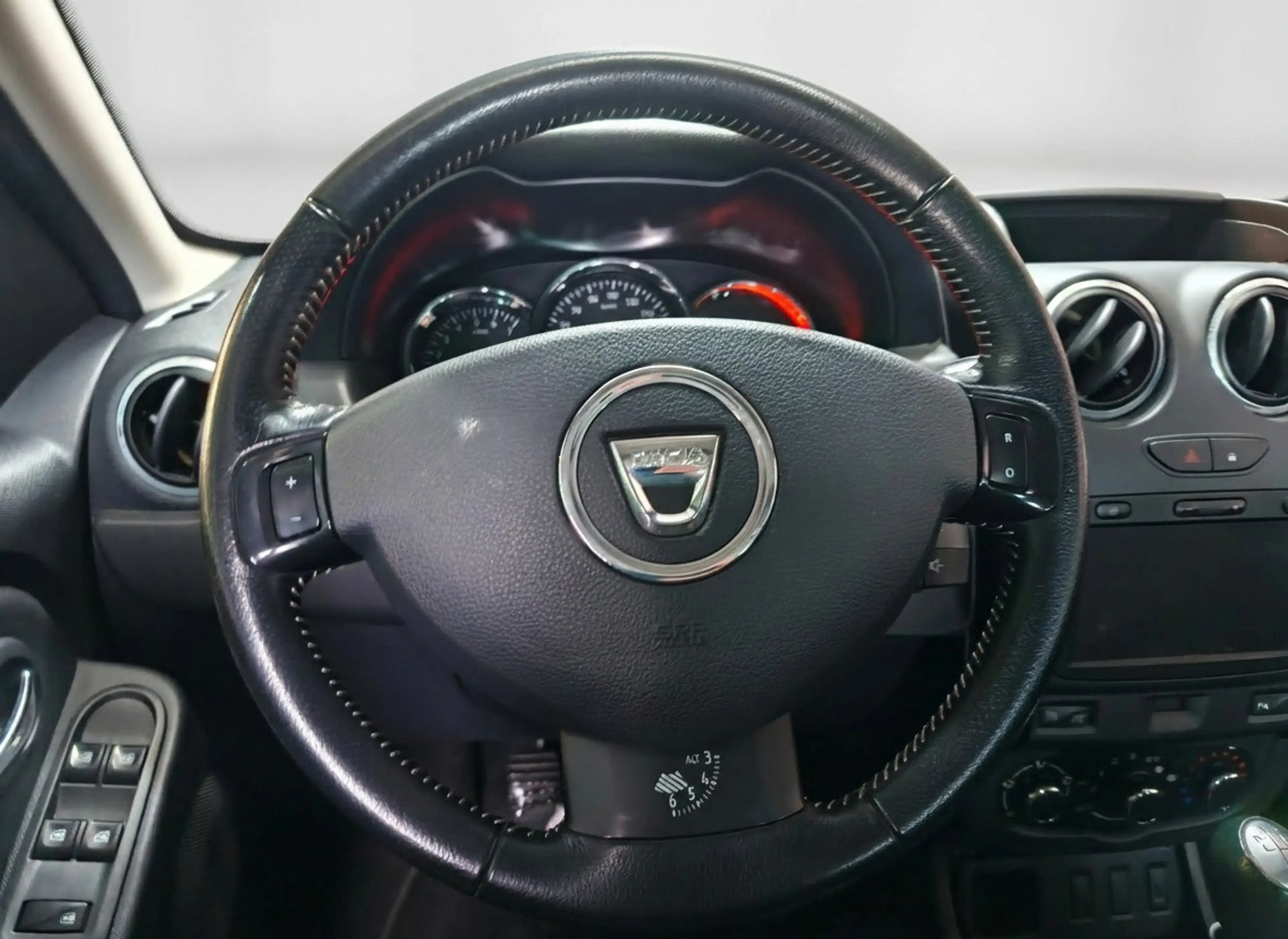 Dacia Duster 1.2 TCe 4x2 Lauréate, Airco, Cruise, LM, PDC, NAP — photo 10