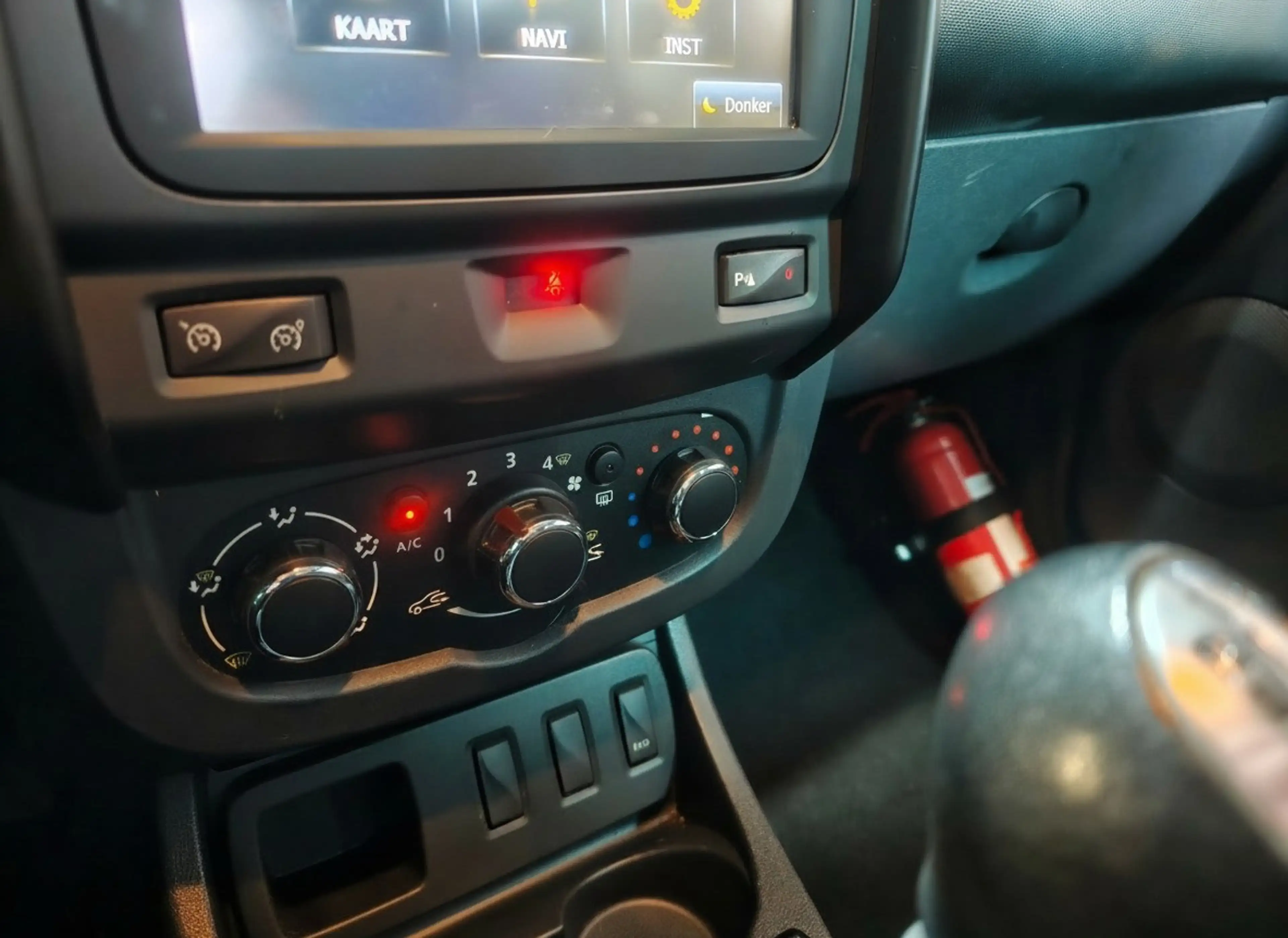 Dacia Duster 1.2 TCe 4x2 Lauréate, Airco, Cruise, LM, PDC, NAP — photo 11
