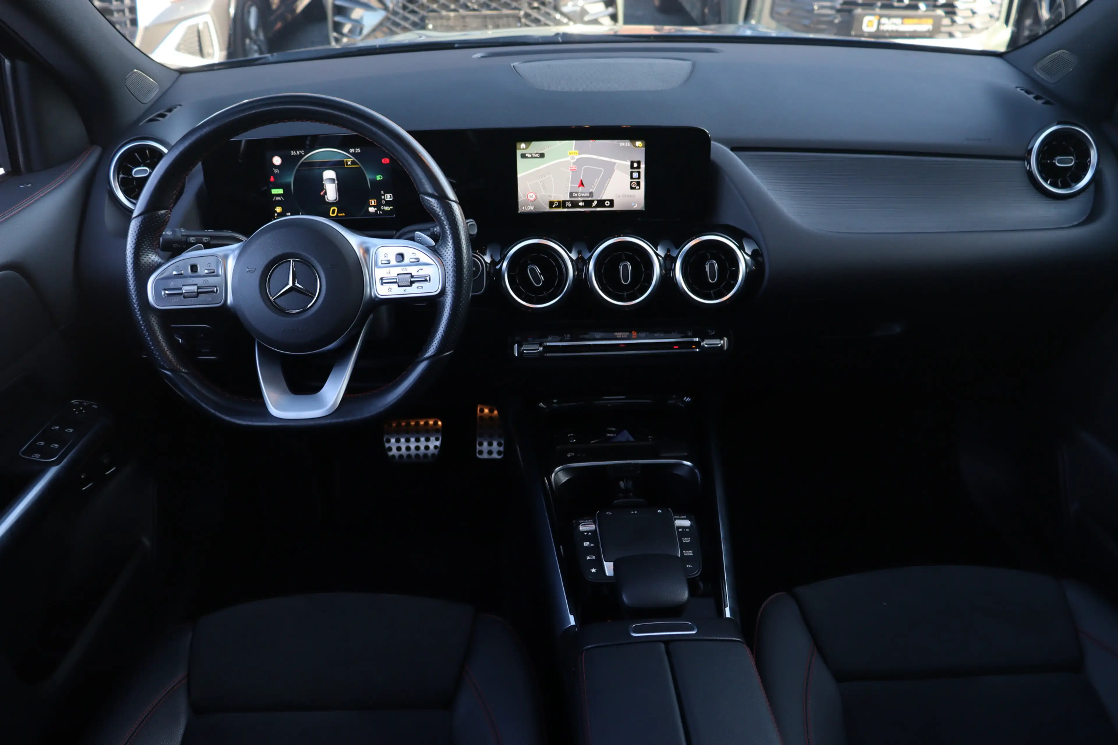 Mercedes-Benz GLA 250 e AMG Line | Pano | Trekhaak | Memory | — photo 11