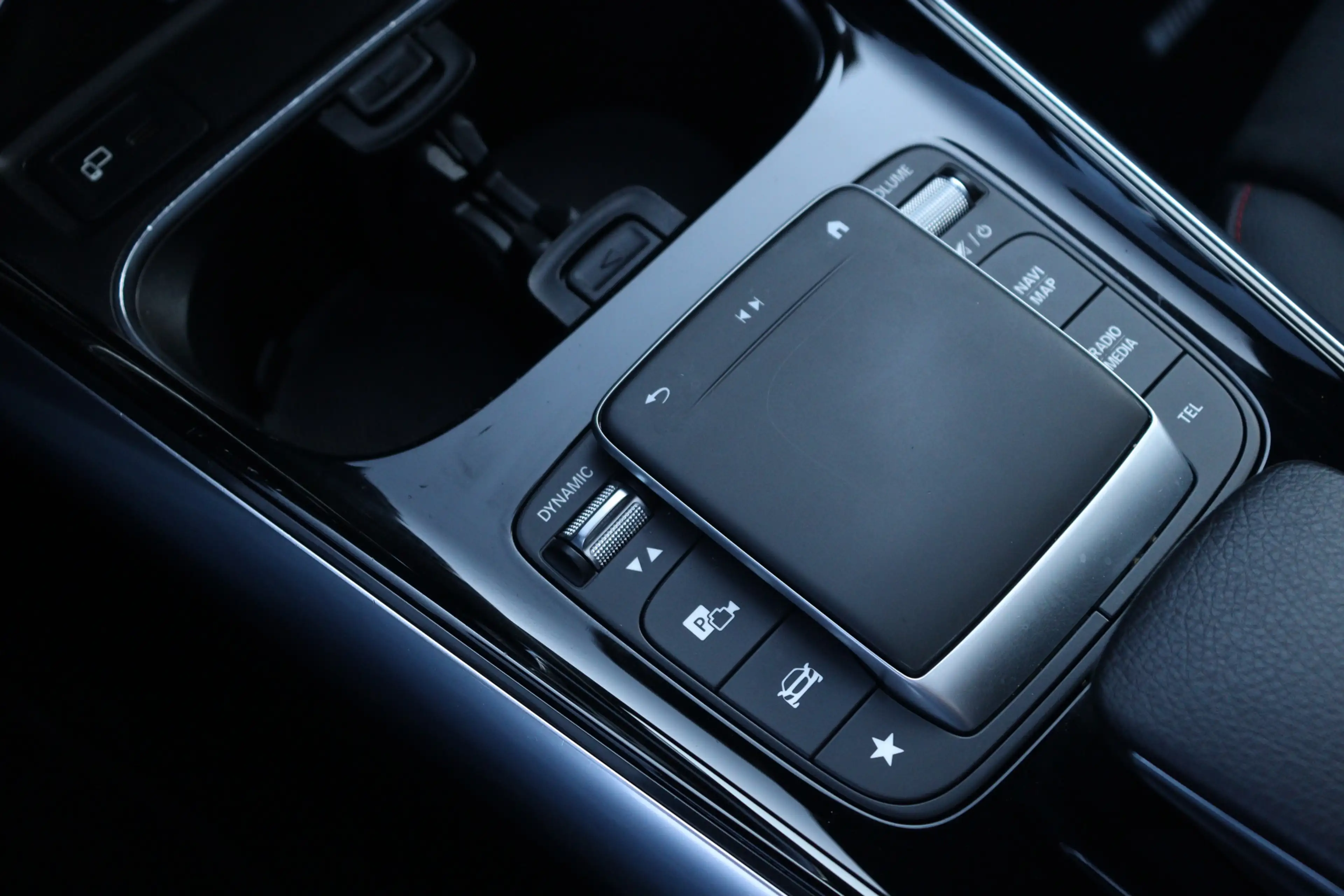 Mercedes-Benz GLA 250 e AMG Line | Pano | Trekhaak | Memory | — photo 30