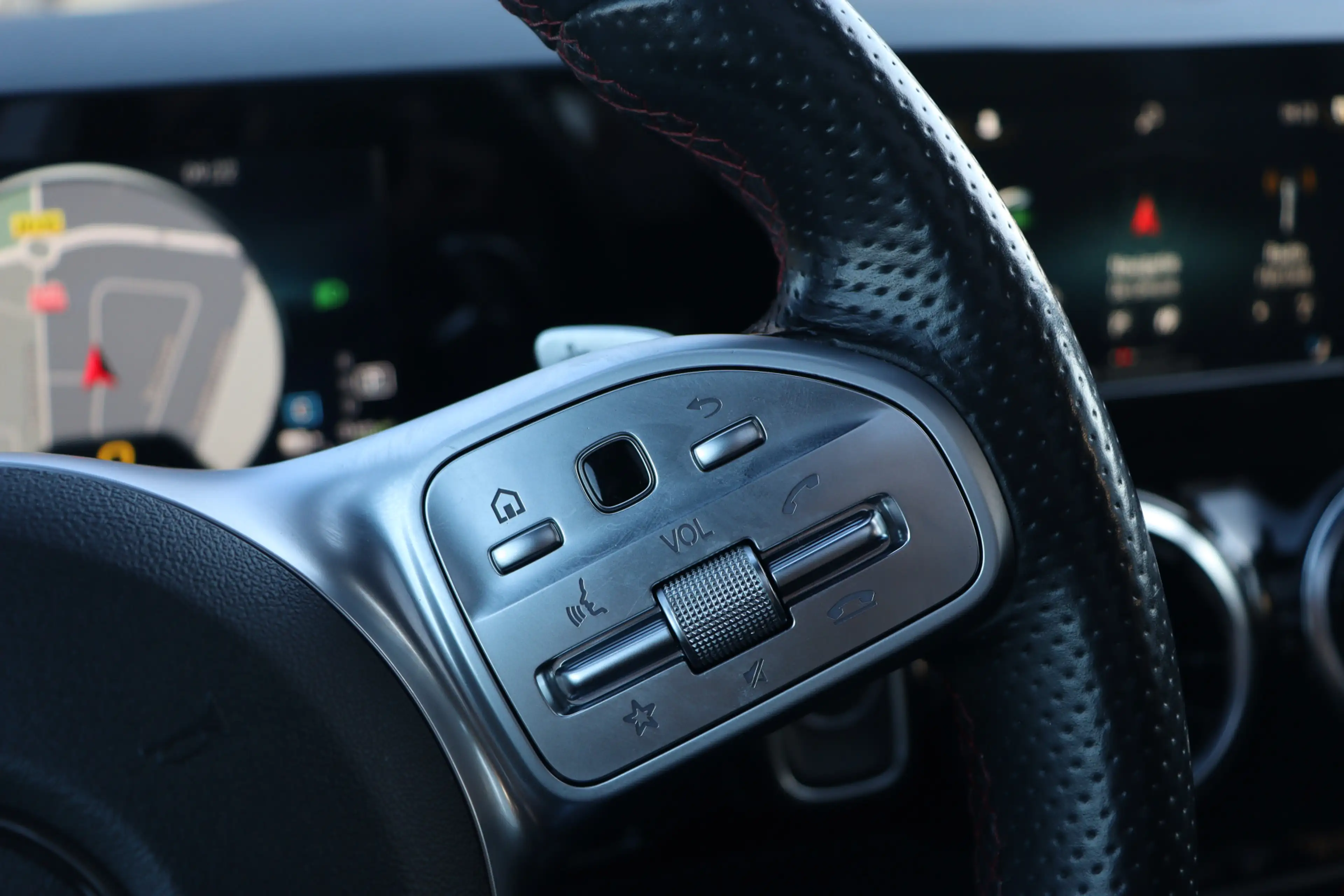 Mercedes-Benz GLA 250 e AMG Line | Pano | Trekhaak | Memory | — photo 23