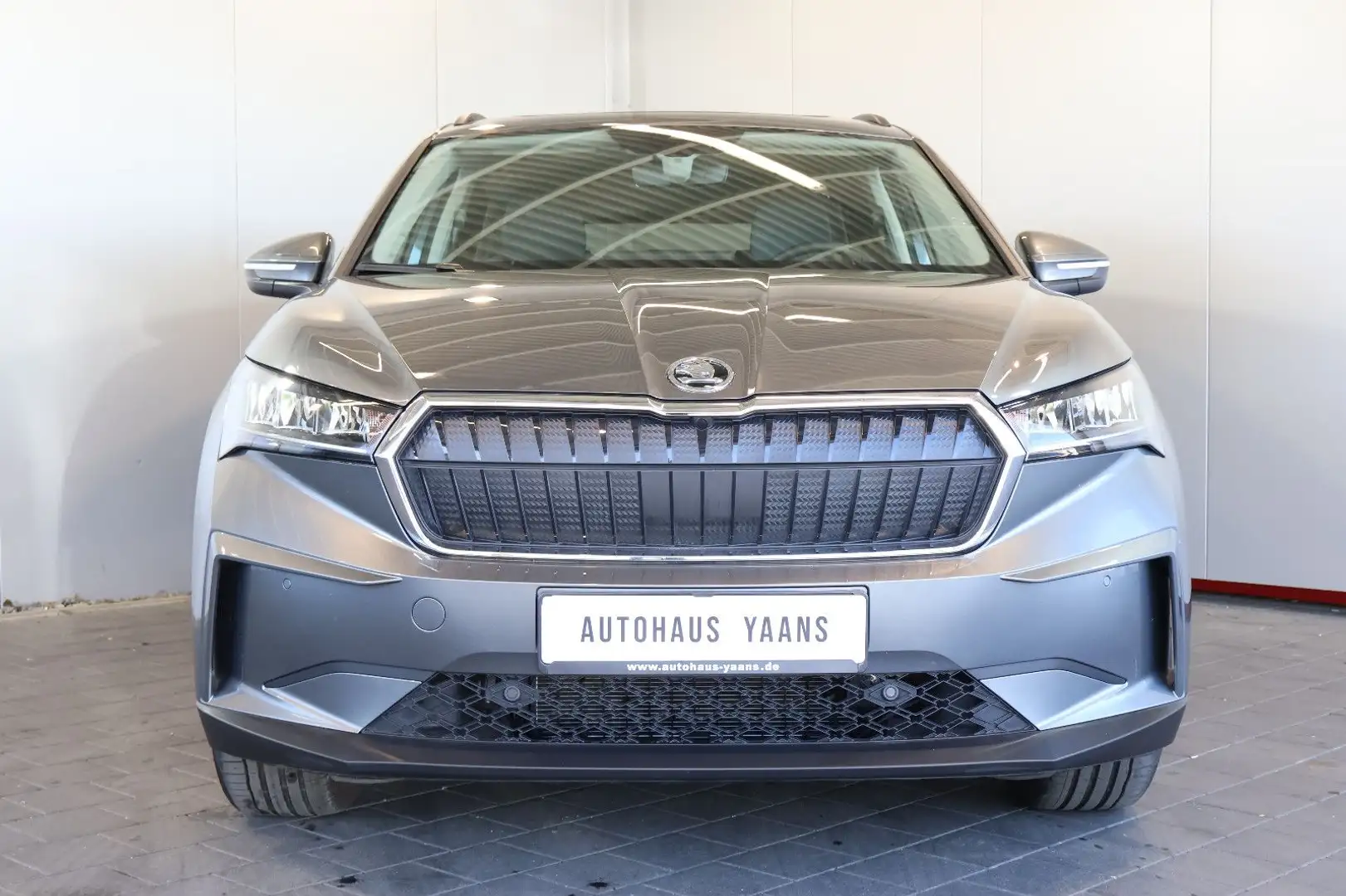 Skoda Enyaq 60 Loft WÄRMEPUMPE+ACC+KEY+LED+KAM+PANO Grau - 2