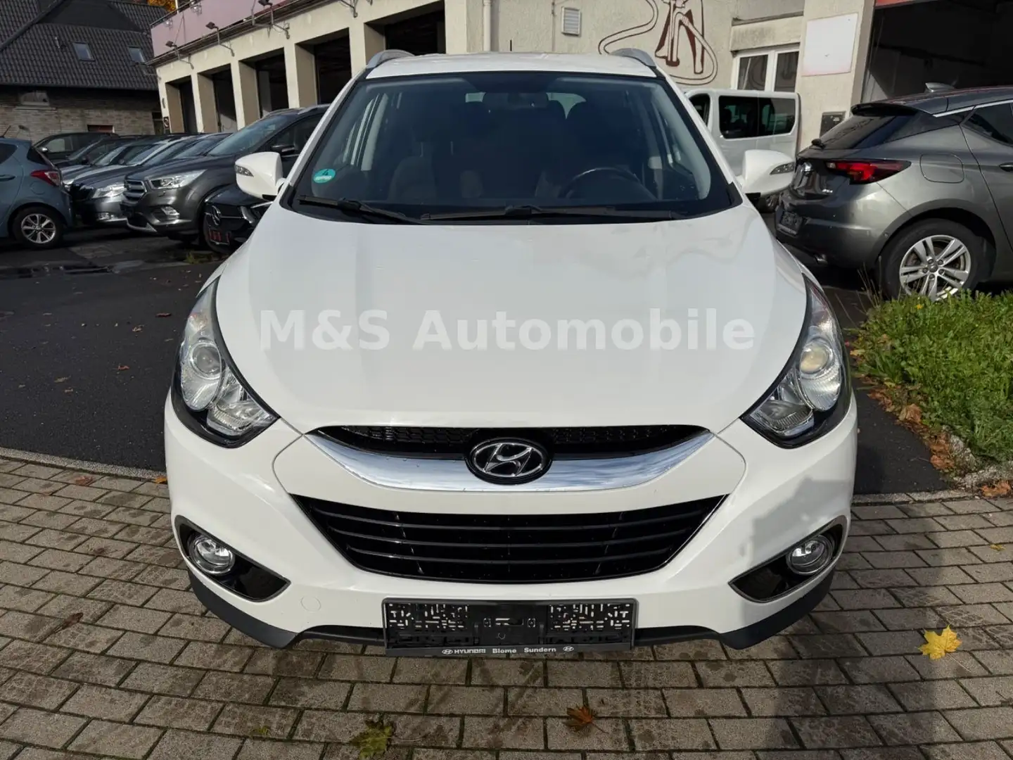 Hyundai iX35 5 Star Edition AWD Klimaau.,SHZ,PDC,1.Hand Weiß - 2