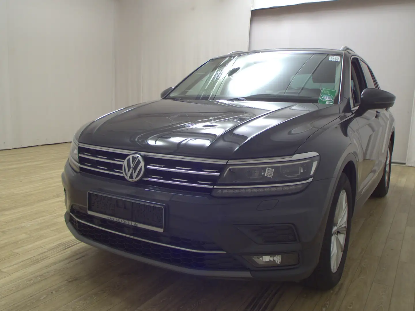 Volkswagen Tiguan 2.0 TDI Highline Navi LED AID Pano AHK Gris - 2